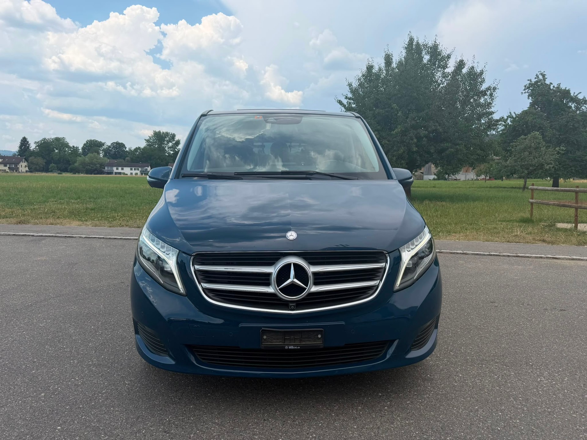 MERCEDES-BENZ V 220 d Avantgarde lang 7G-Tronic*8-Plätze*