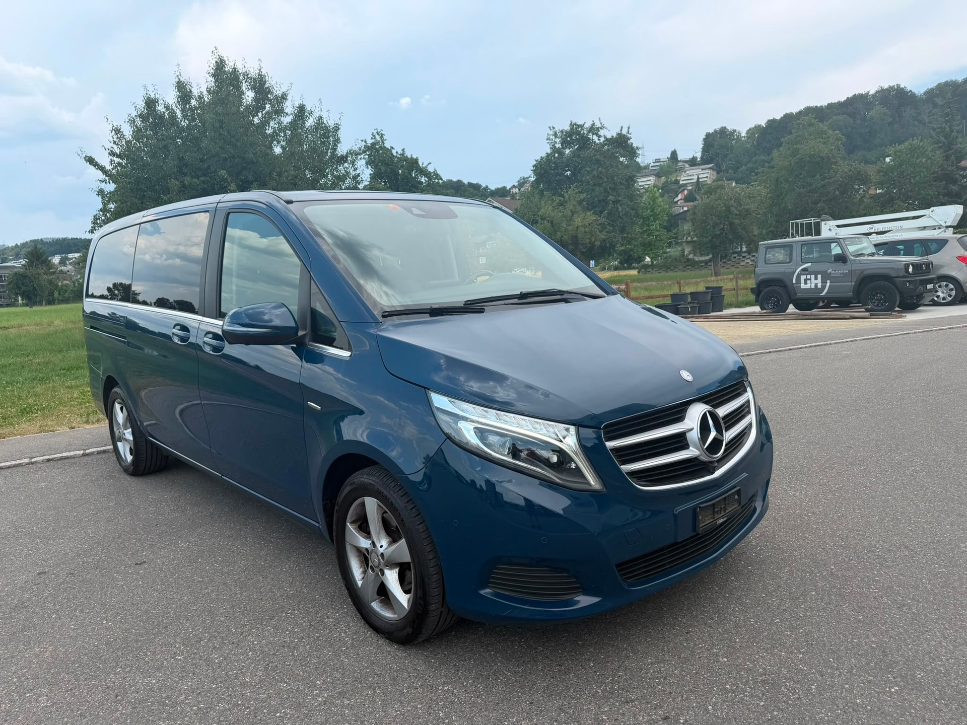 MERCEDES-BENZ V 220 d Avantgarde lang 7G-Tronic*8-Plätze*-showroom-element-1