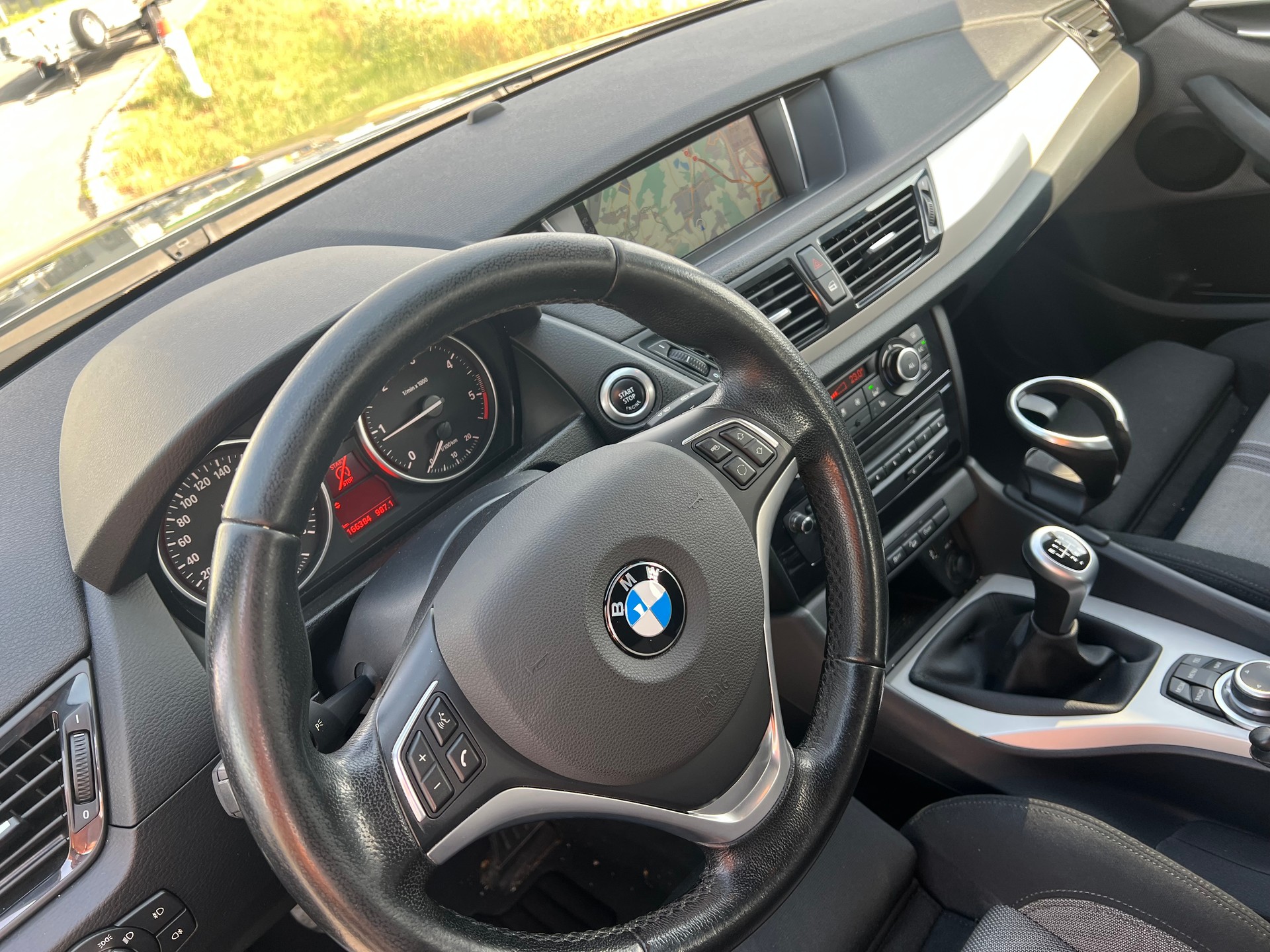 BMW X1 xDrive 20d Sport Line** 4X4**-image-17