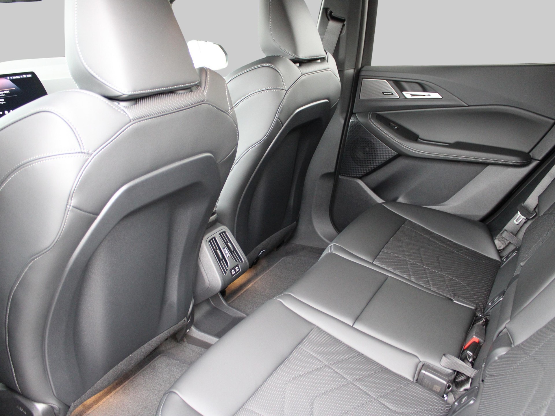 BMW 230e xDr. Act. T. M Sport-image-13