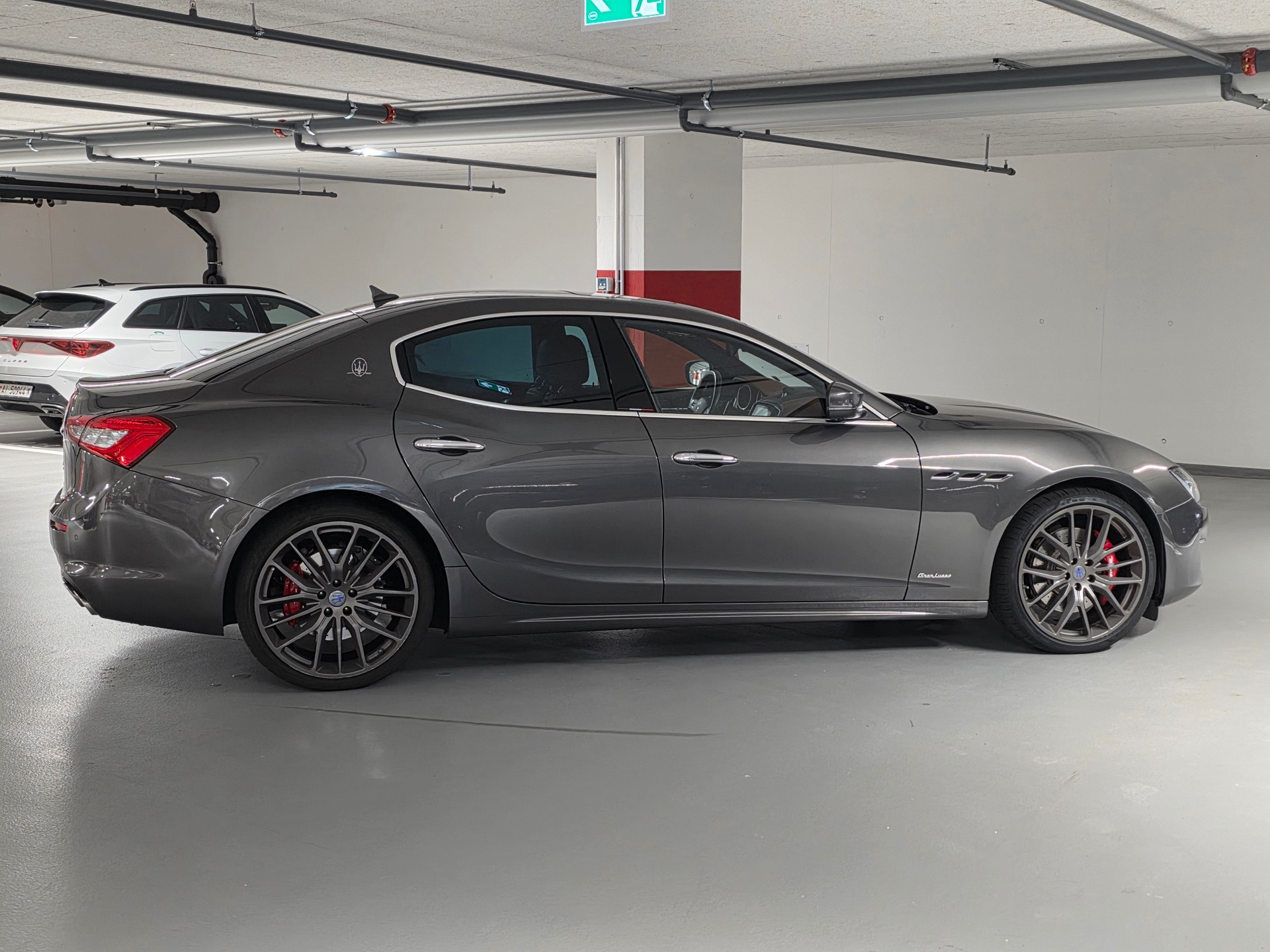 MASERATI Ghibli S Q4 3.0 V6 GranLusso Automatica-showroom-element-3