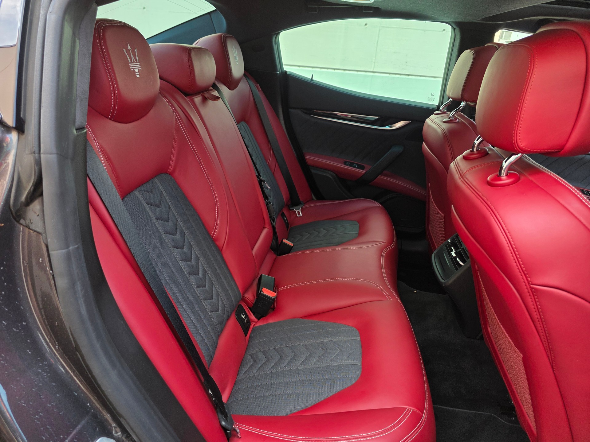 MASERATI Ghibli S Q4 3.0 V6 GranLusso Automatica-image-14