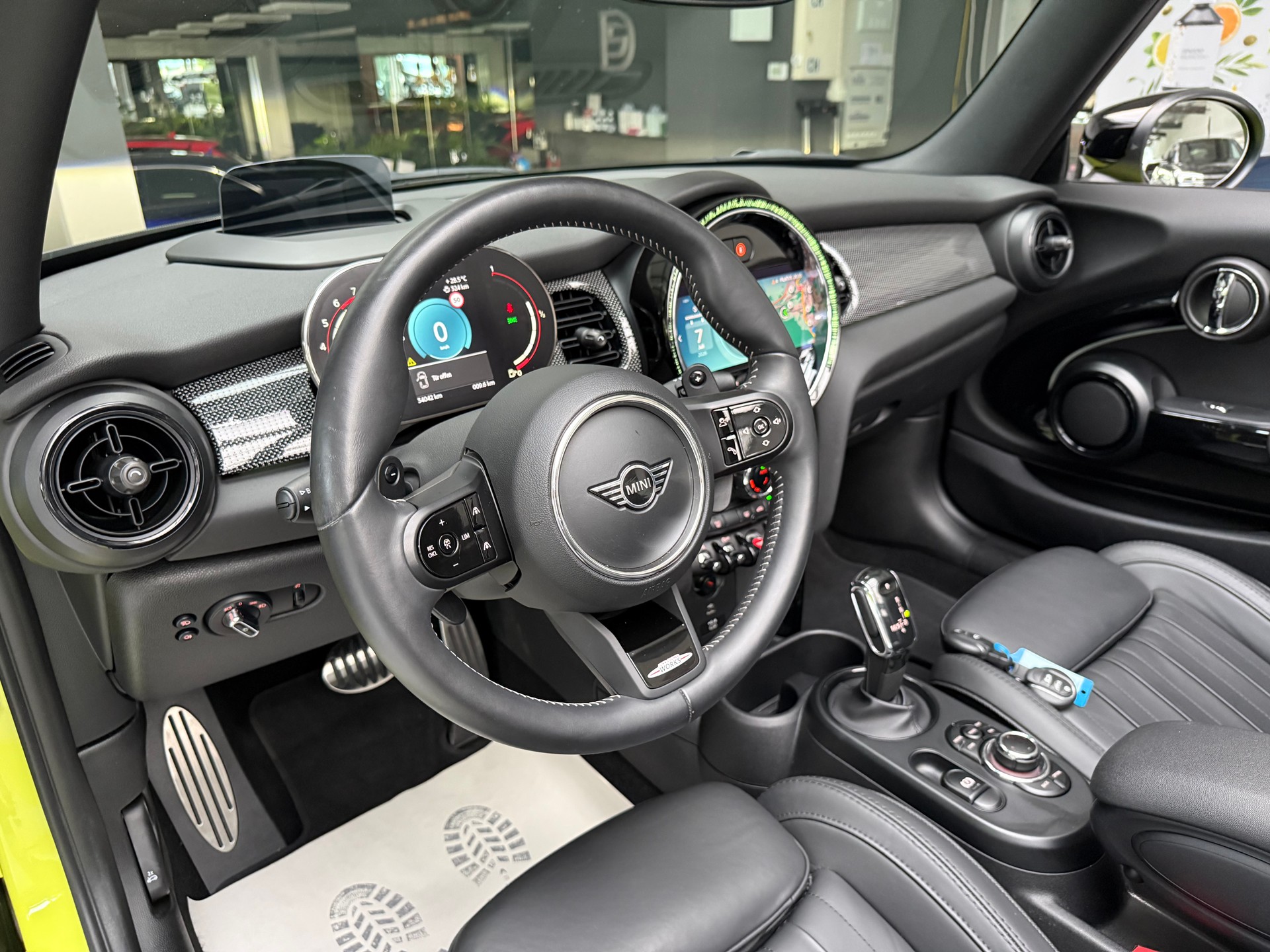 MINI Cooper John Cooper Works Cabriolet Steptronic * ZESTY YELLOW *-image-10