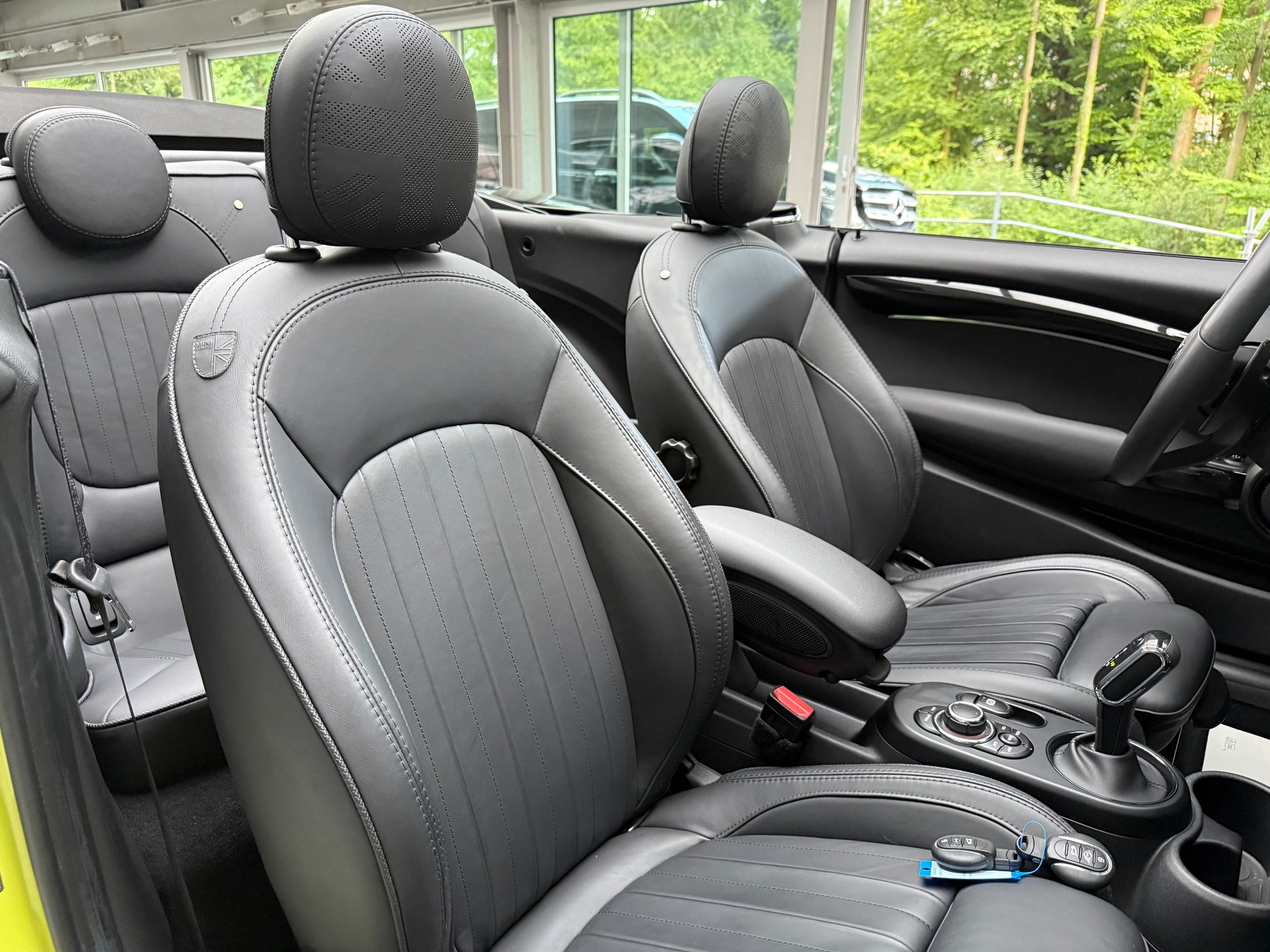 MINI Cooper John Cooper Works Cabriolet Steptronic * ZESTY YELLOW *-image-7