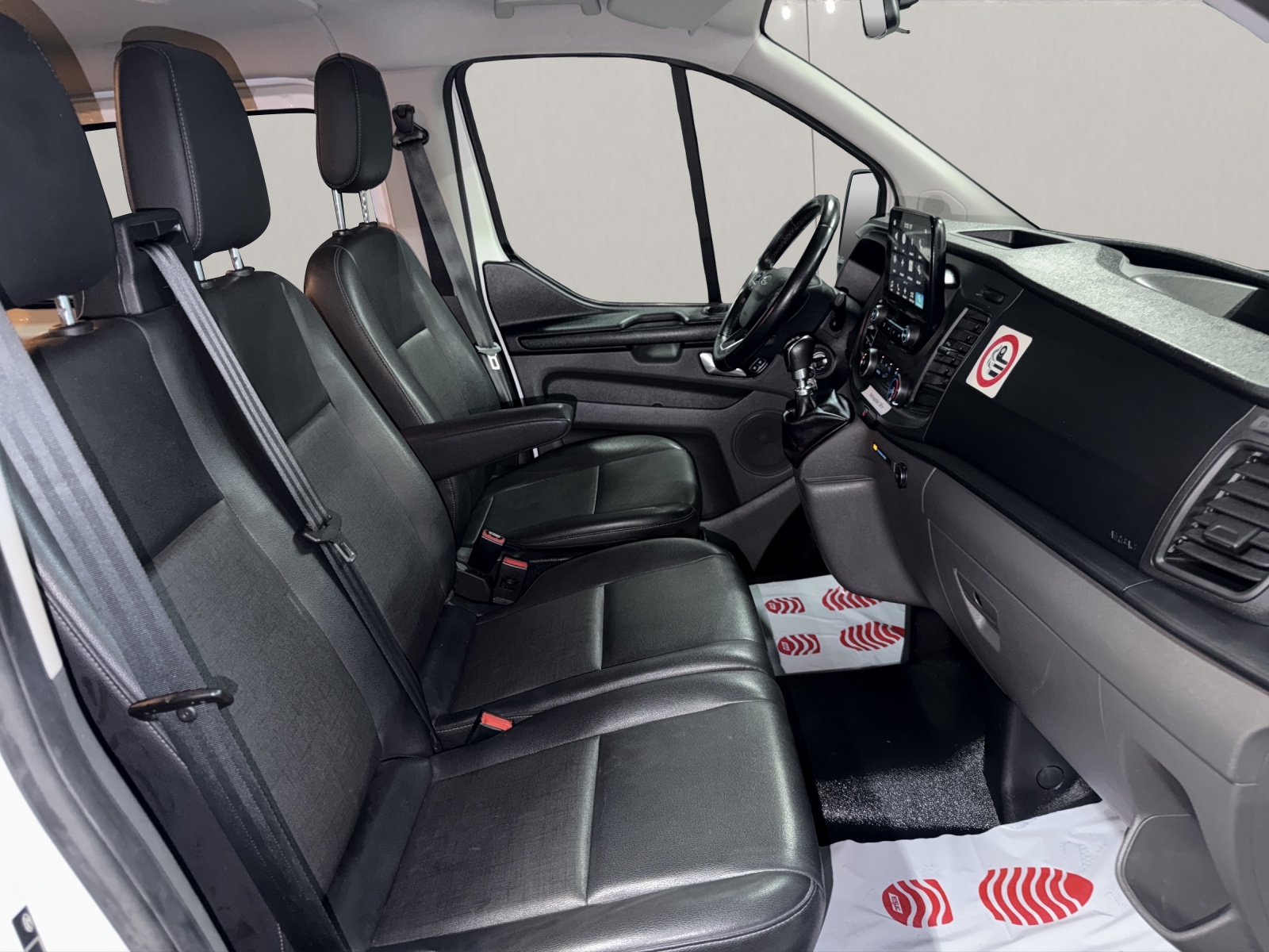 FORD Transit Custom 320 L2H1 Trend ( 9 Sitze )-image-11