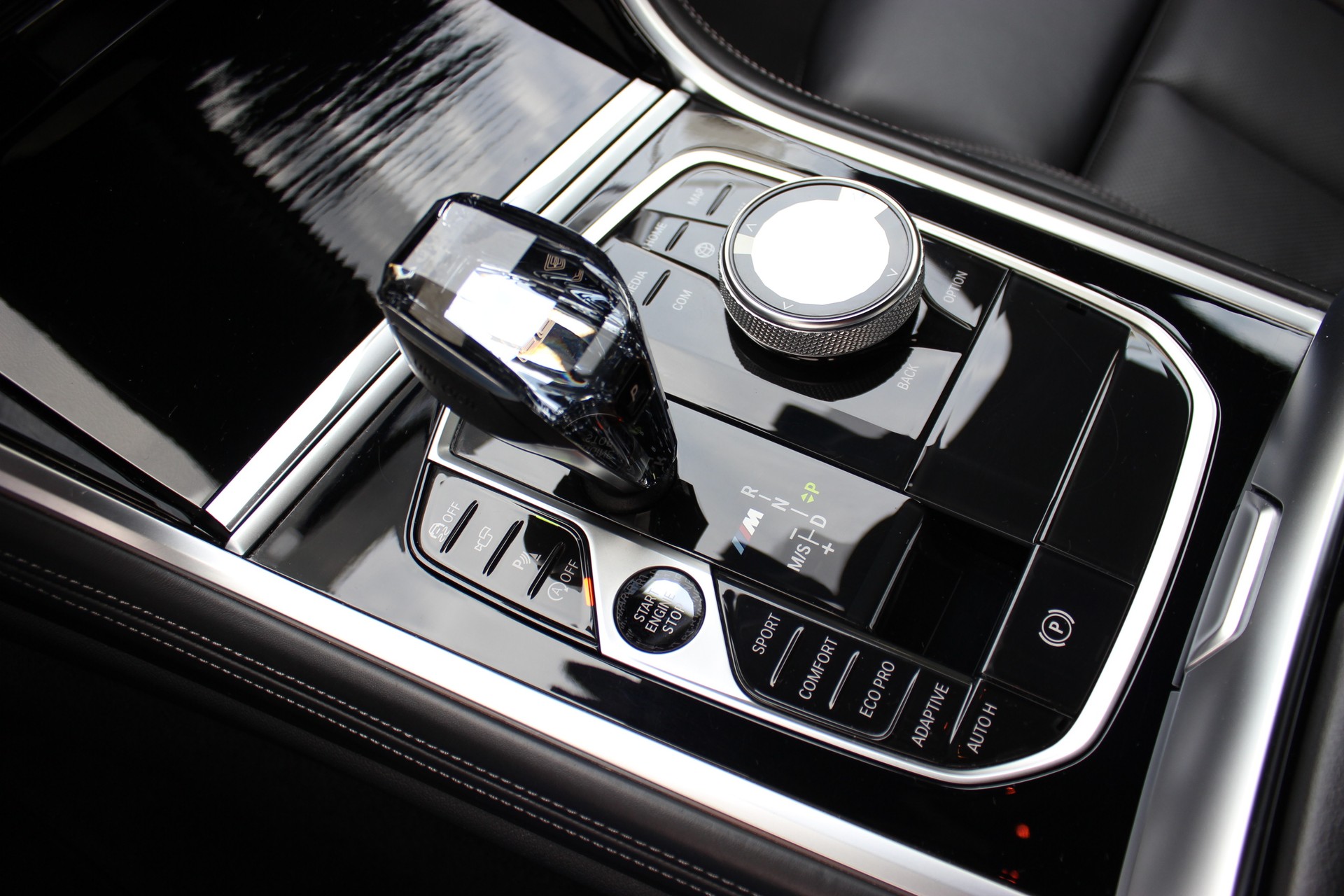 BMW M850i xDrive Gran Coupé *DRAVITGRAU METALLIC*-image-23
