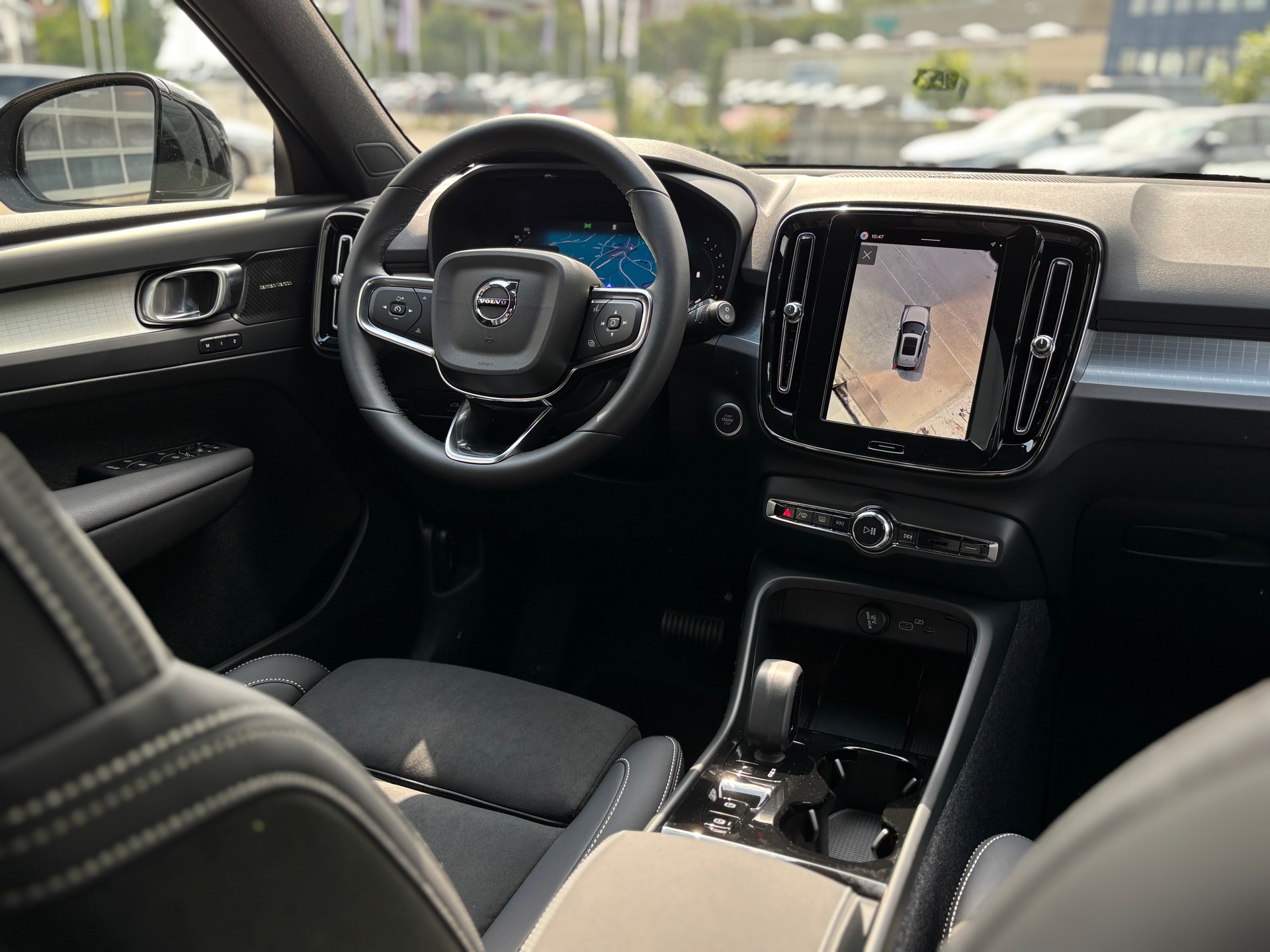 VOLVO XC40 2.0 B4 MH Black Edition-image-12