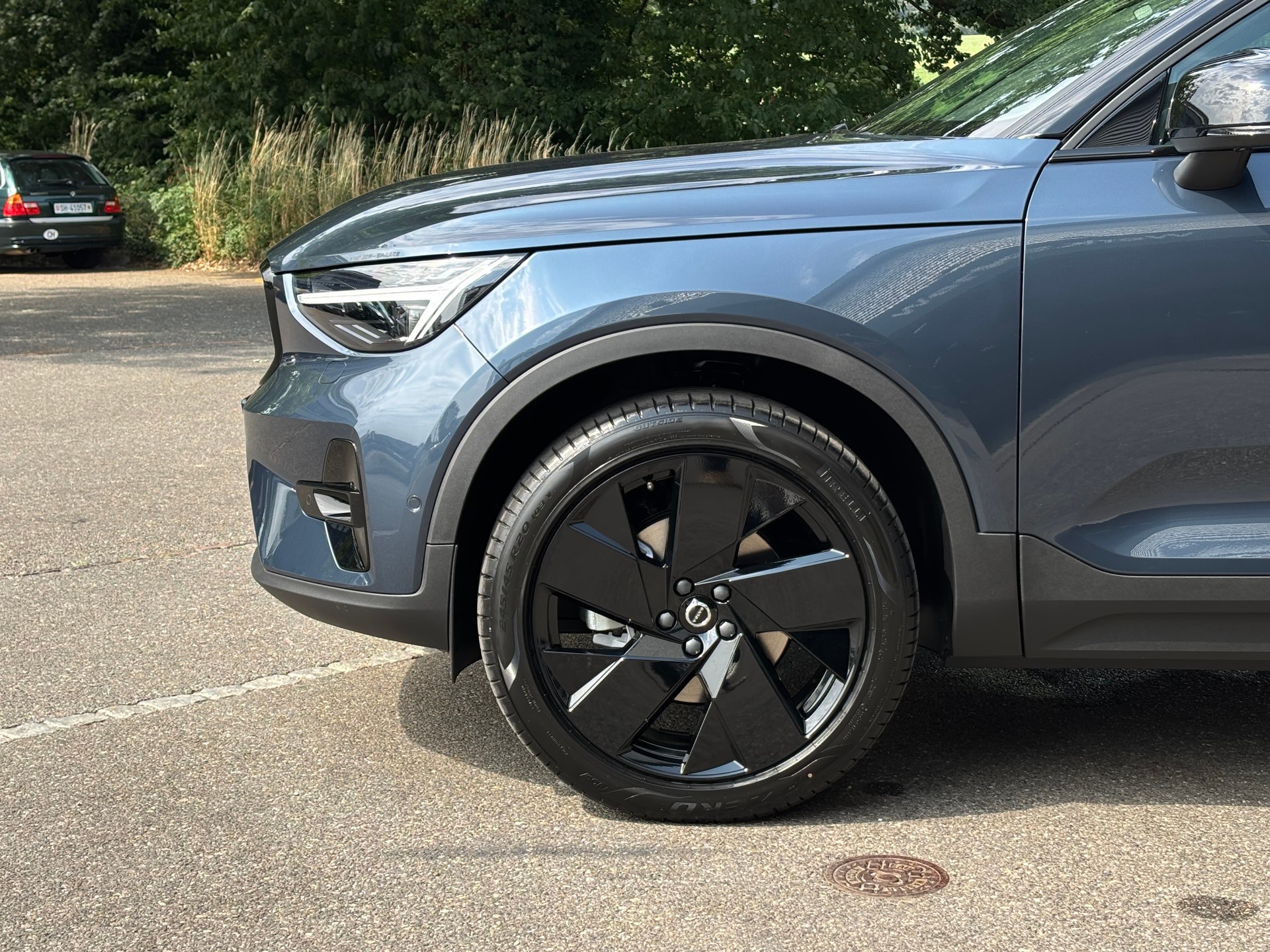 VOLVO XC40 2.0 B4 MH Black Edition-showroom-element-1