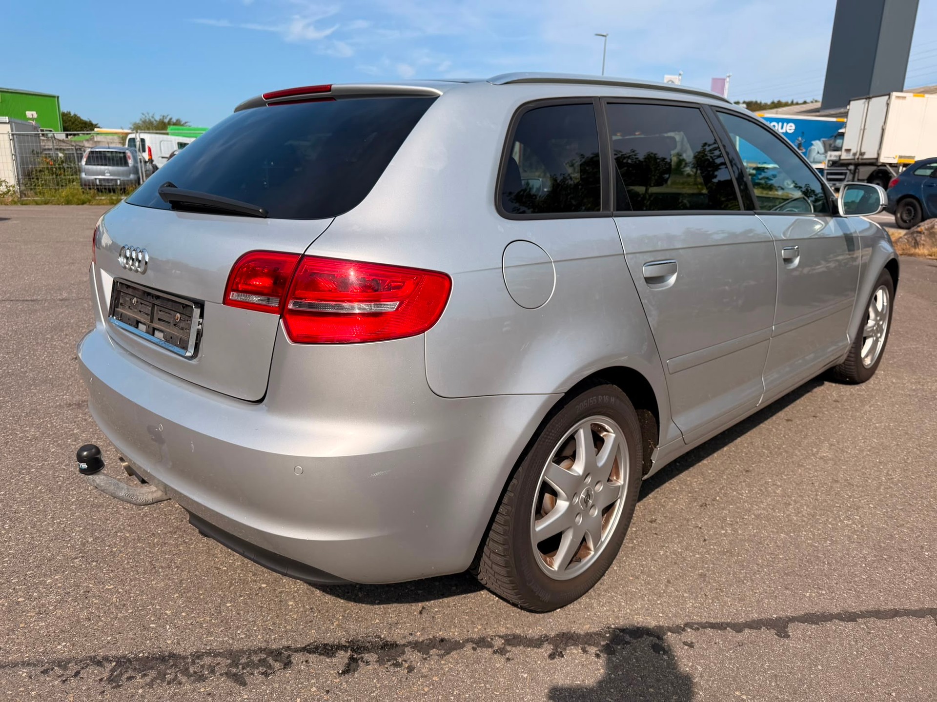 AUDI A3 Sportback 2.0 TDI Attraction quattro-image-5