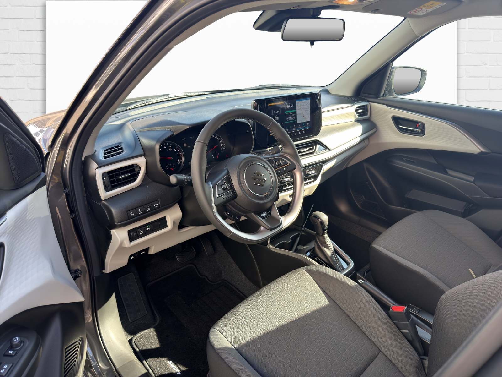 SUZUKI Swift 1.2 Sakura Top Hybrid-image-7