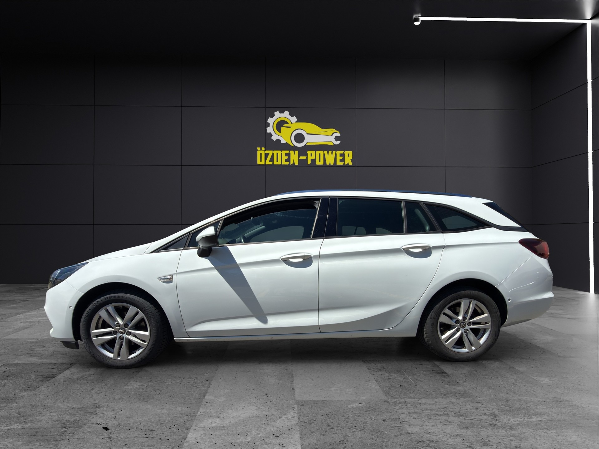 OPEL Astra Sports Tourer 1.5 CDTi Elegance *Reserviert*-image-6