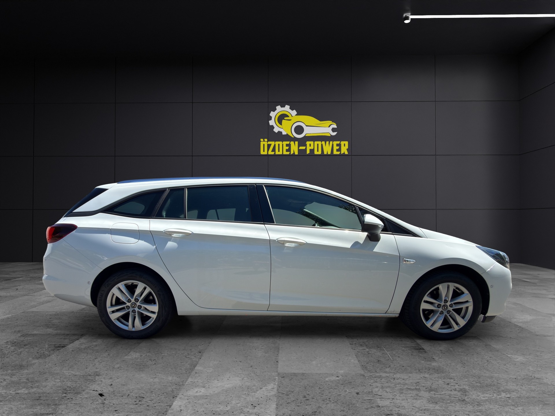 OPEL Astra Sports Tourer 1.5 CDTi Elegance *Reserviert*-showroom-element-3