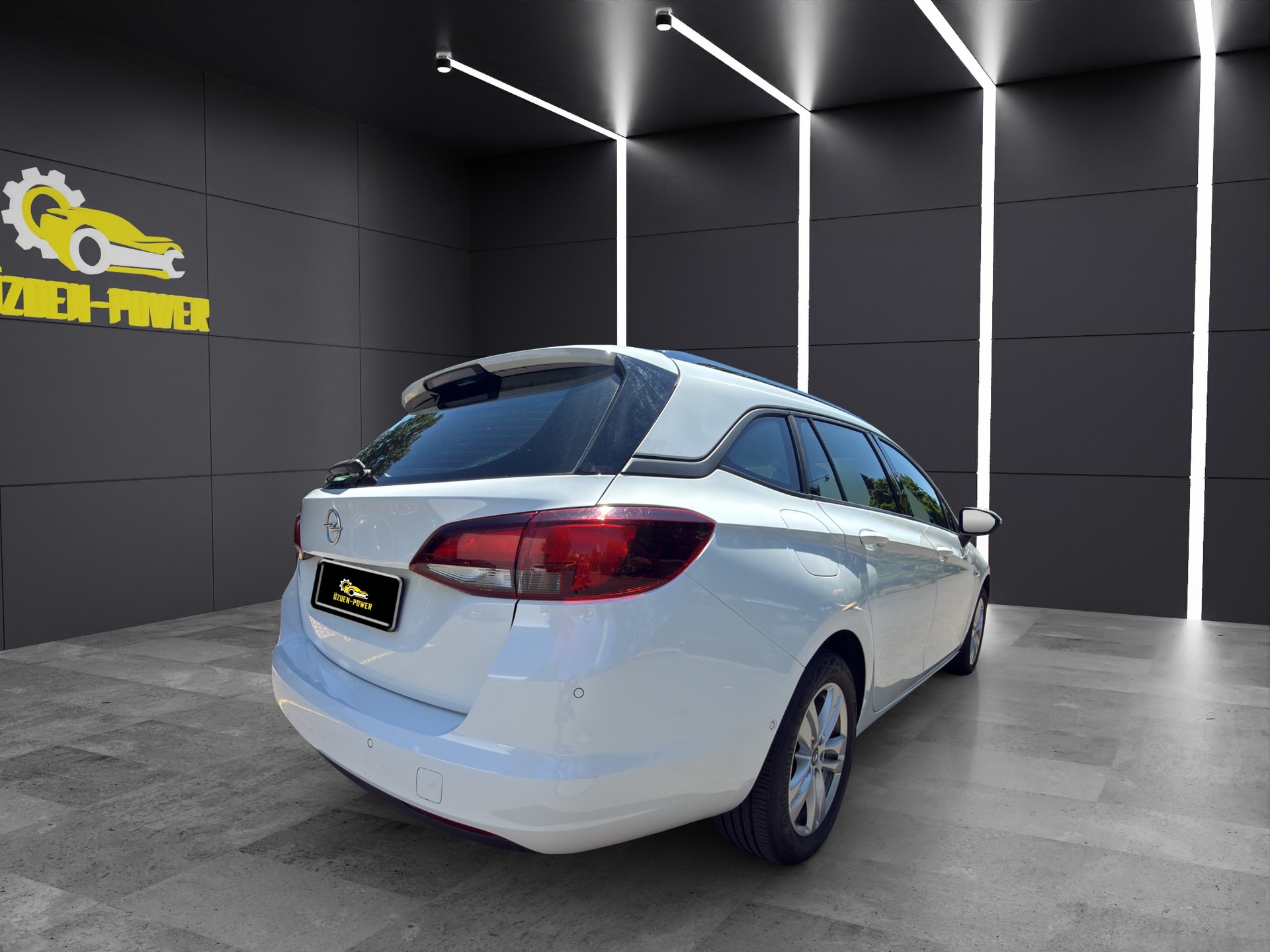 OPEL Astra Sports Tourer 1.5 CDTi Elegance *Reserviert*-image-4