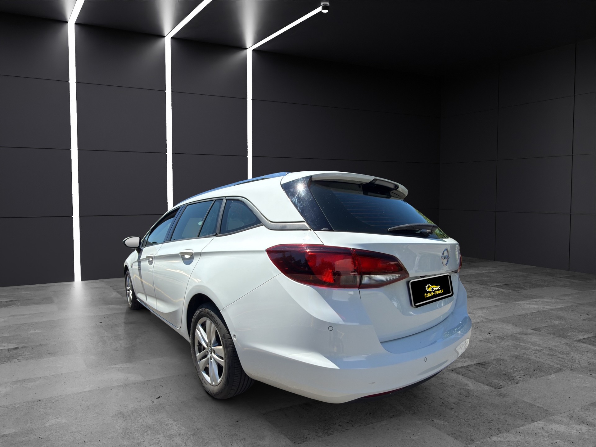 OPEL Astra Sports Tourer 1.5 CDTi Elegance *Reserviert*-image-5