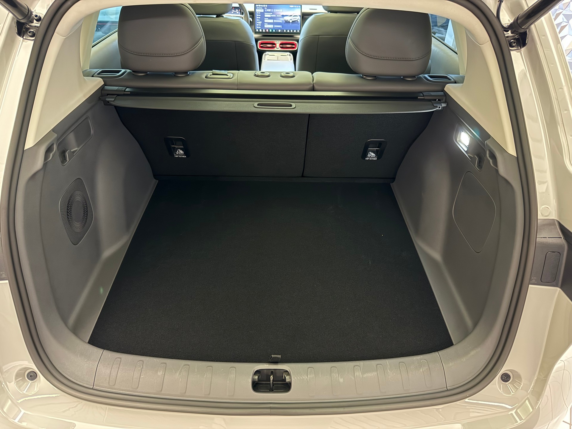 LEAPMOTOR B10 67kWh Design-image-9