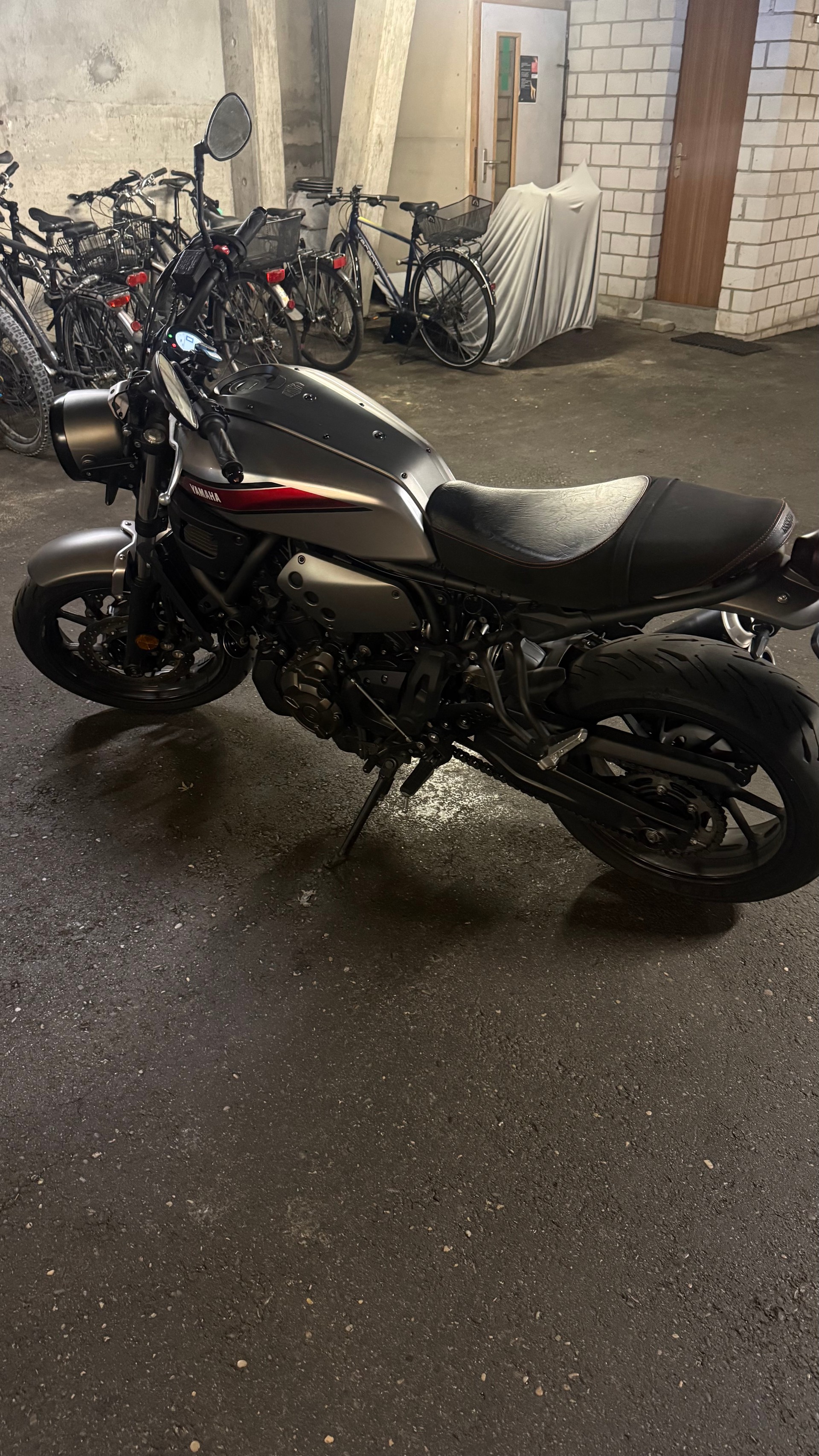 YAMAHA XSR 700 (35kW)-image-2