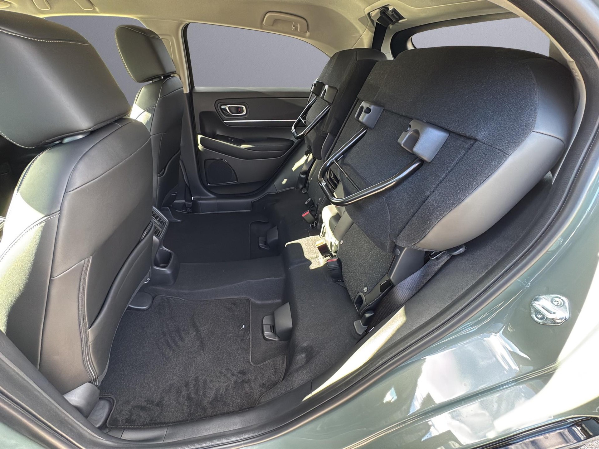 HONDA HR-V 1.5 i-MMD Elegance-image-18