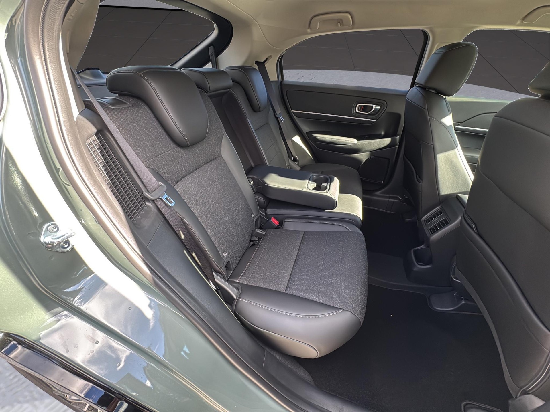 HONDA HR-V 1.5 i-MMD Elegance-image-15