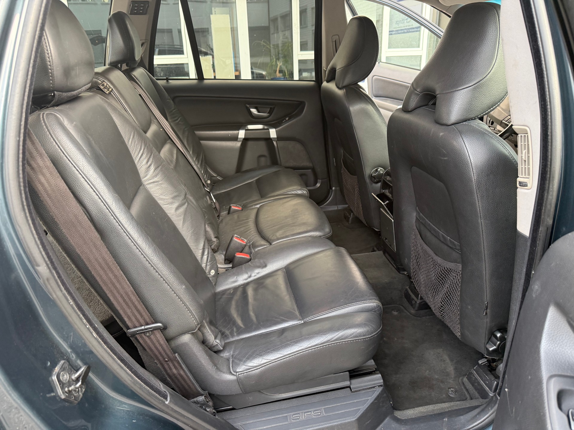 VOLVO XC90 D5 AWD Momentum-image-8