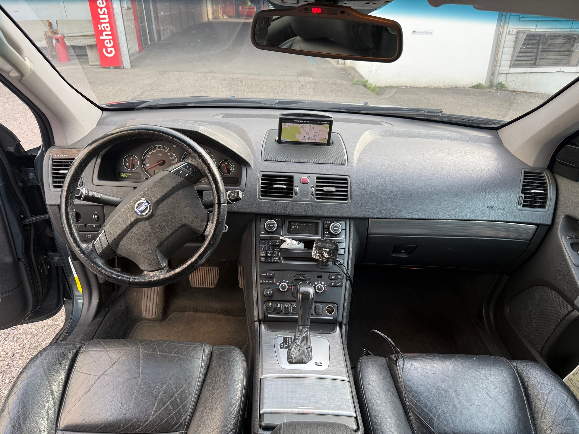 VOLVO XC90 D5 AWD Momentum-image-15