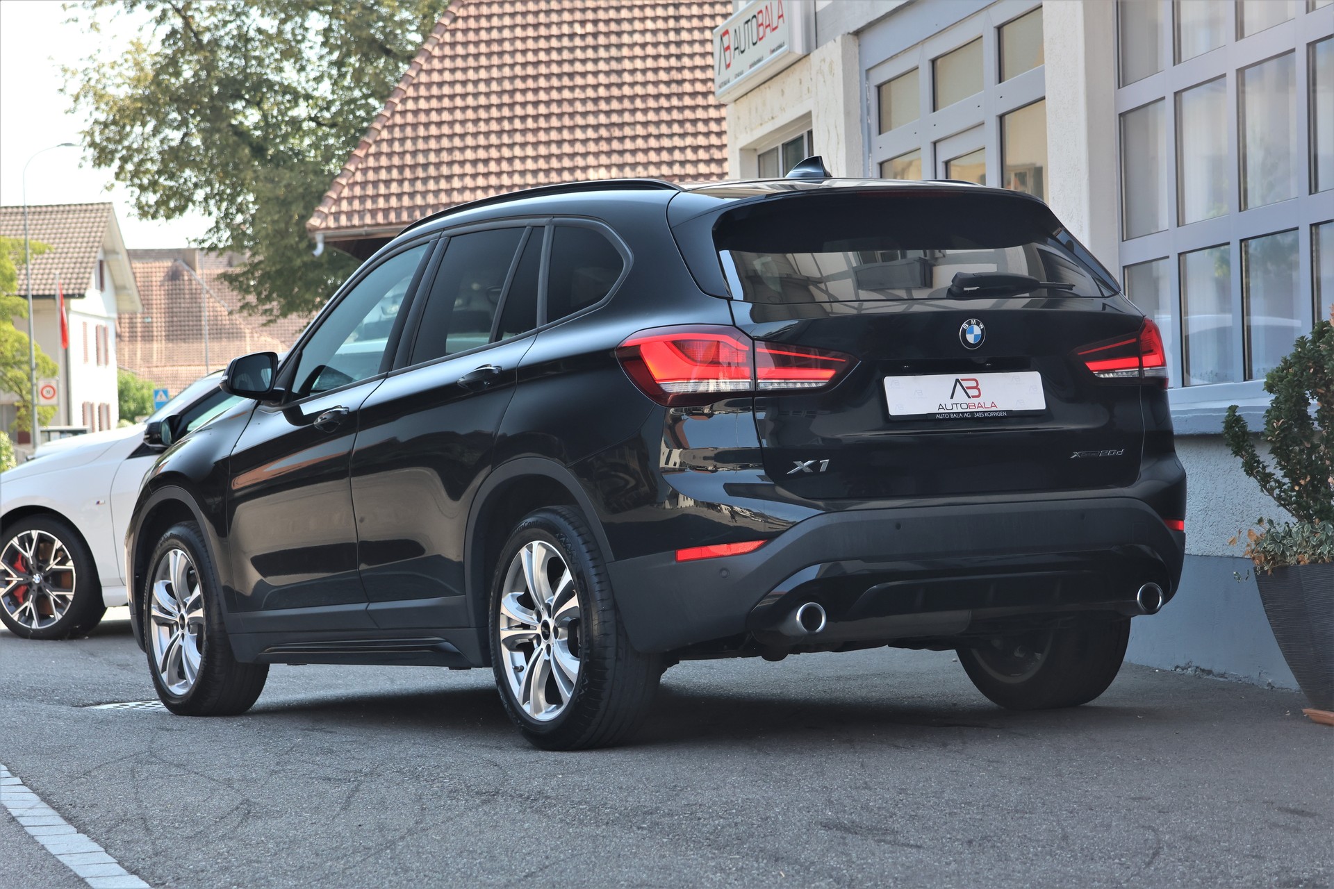 BMW X1 xDrive 20d Sport Line Steptronic (CH)-showroom-element-2