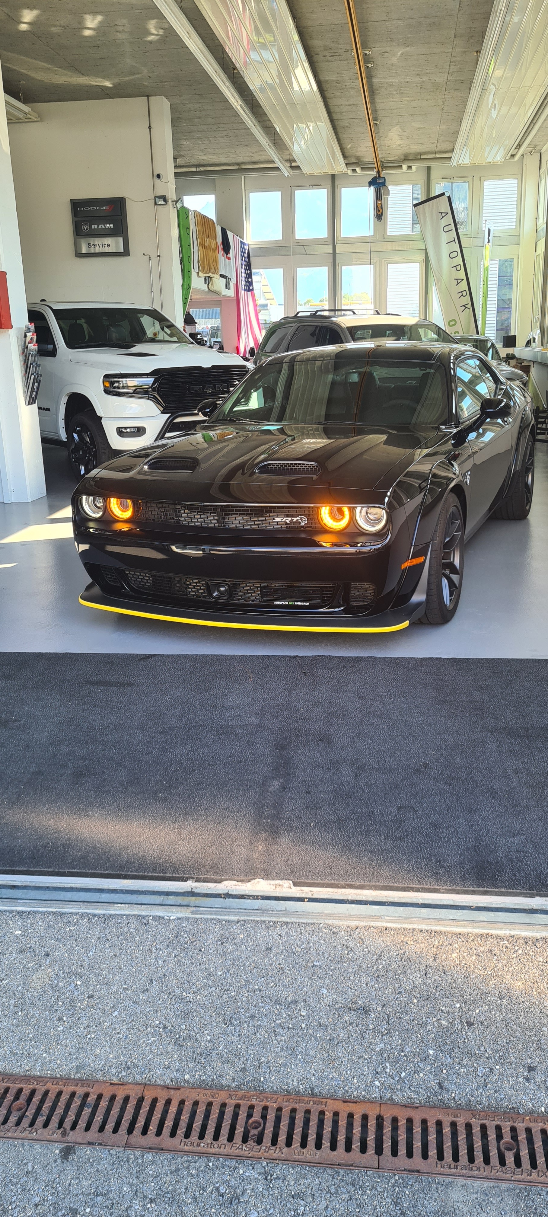 DODGE SRT Hellcat Widebody Jailbraek