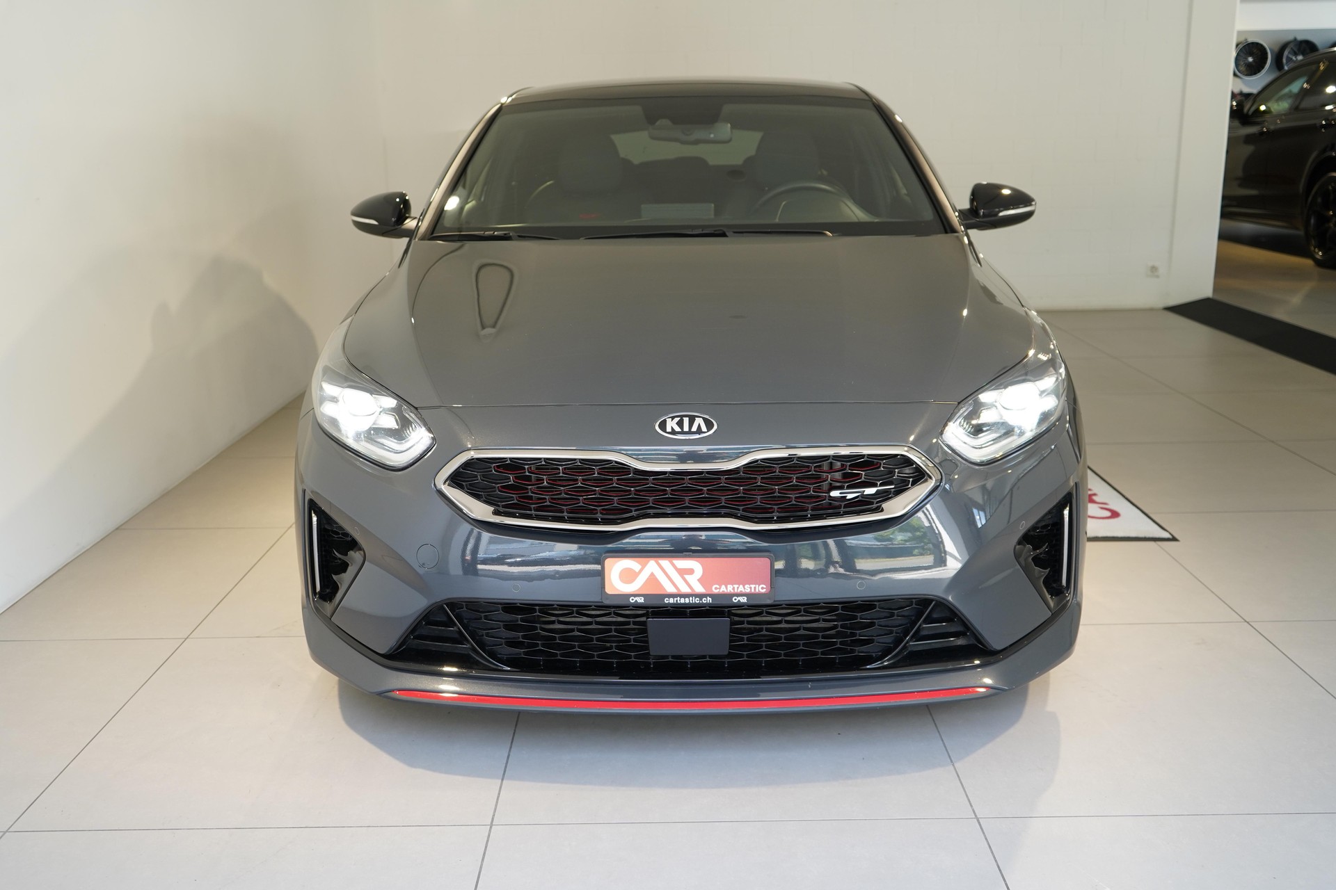 KIA ProCeed 1.6 T-GDi GT-showroom-element-2