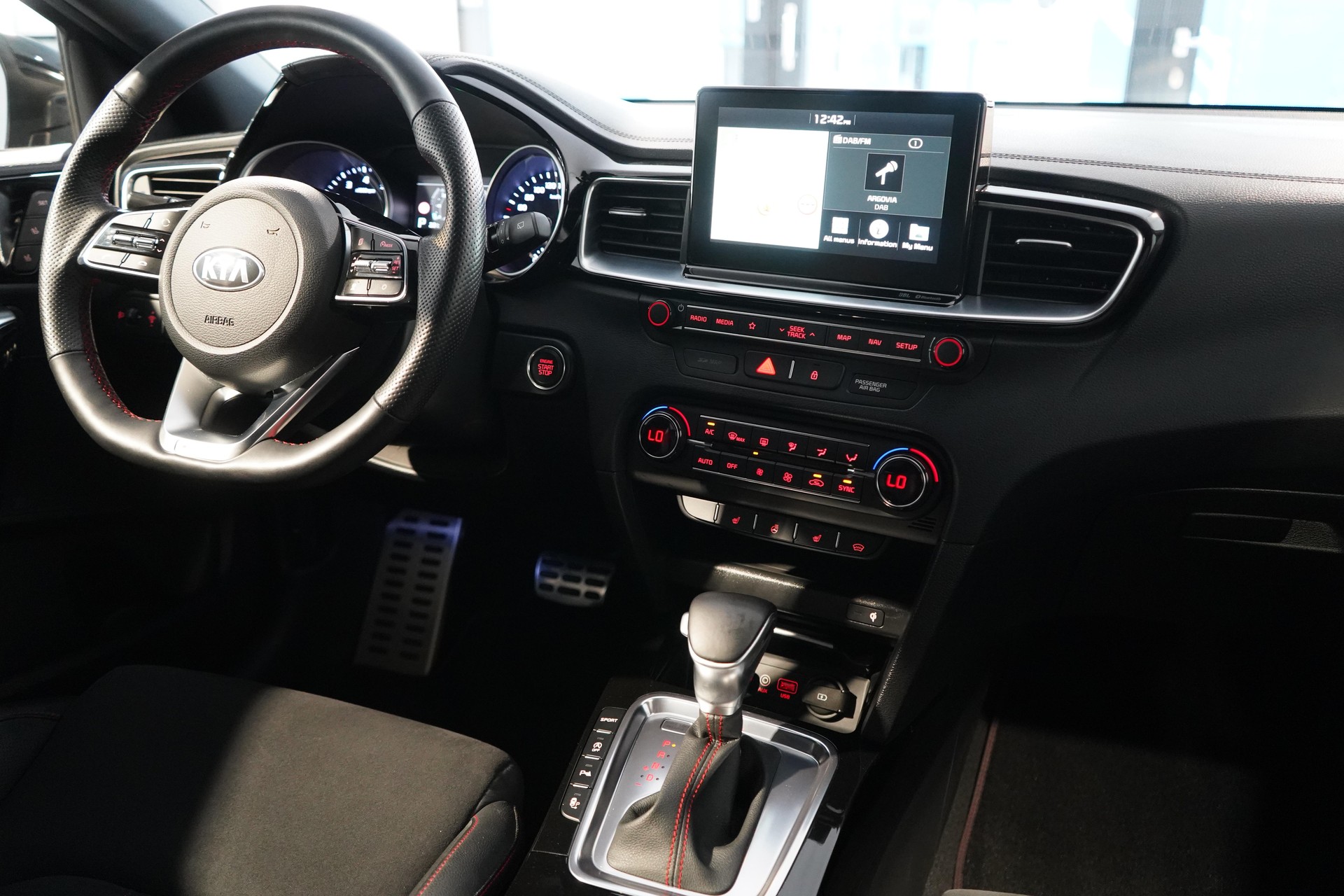 KIA ProCeed 1.6 T-GDi GT-showroom-element-1