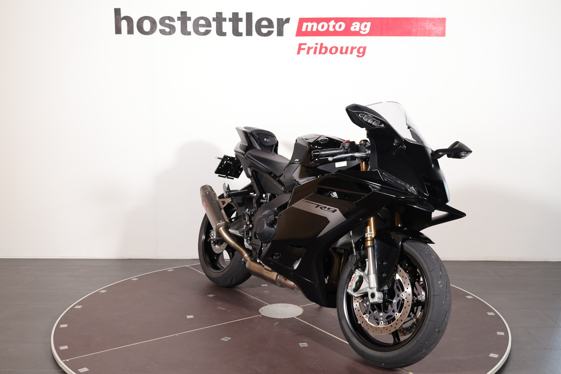 YAMAHA R9