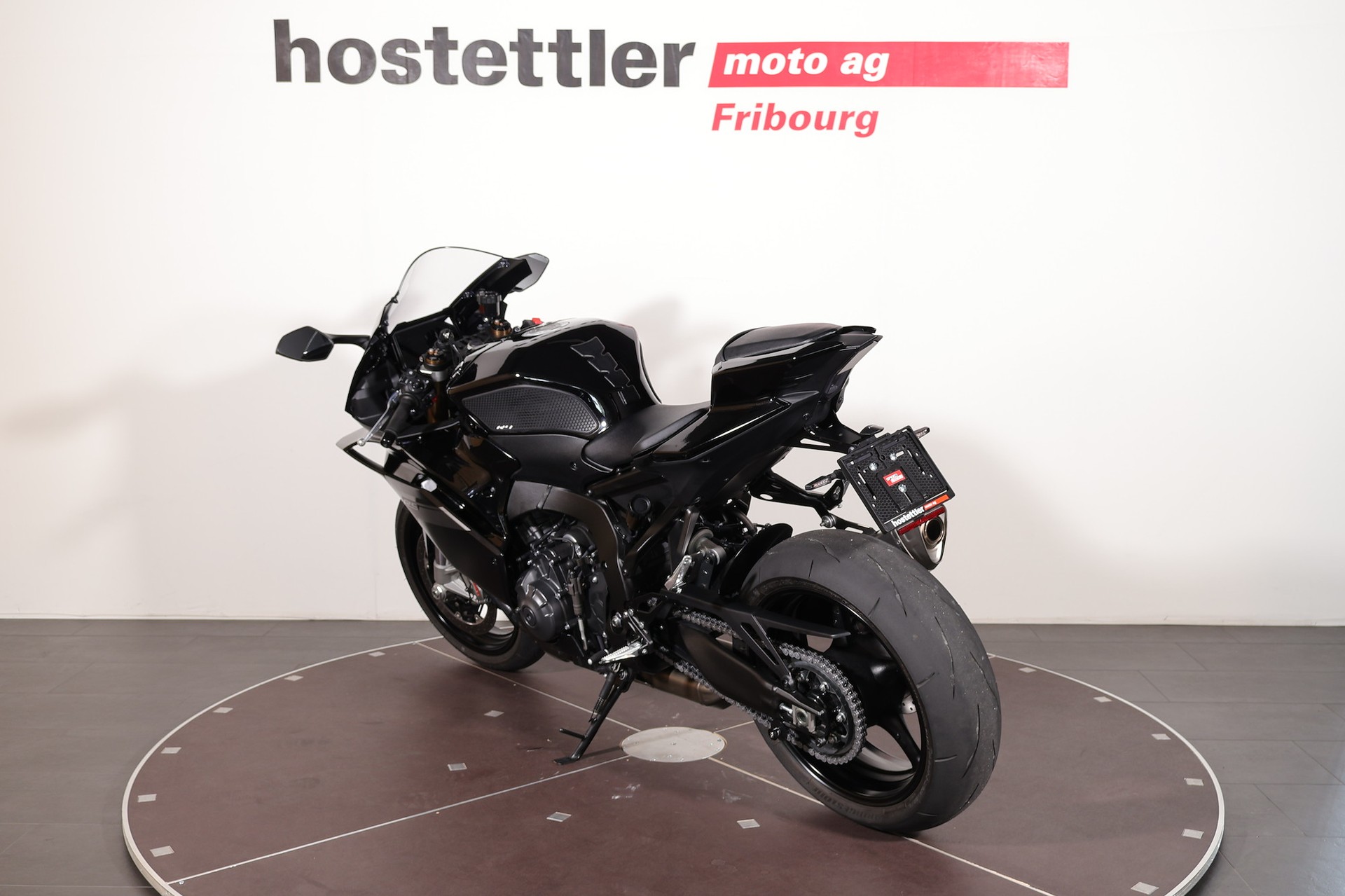 YAMAHA R9-showroom-element-3
