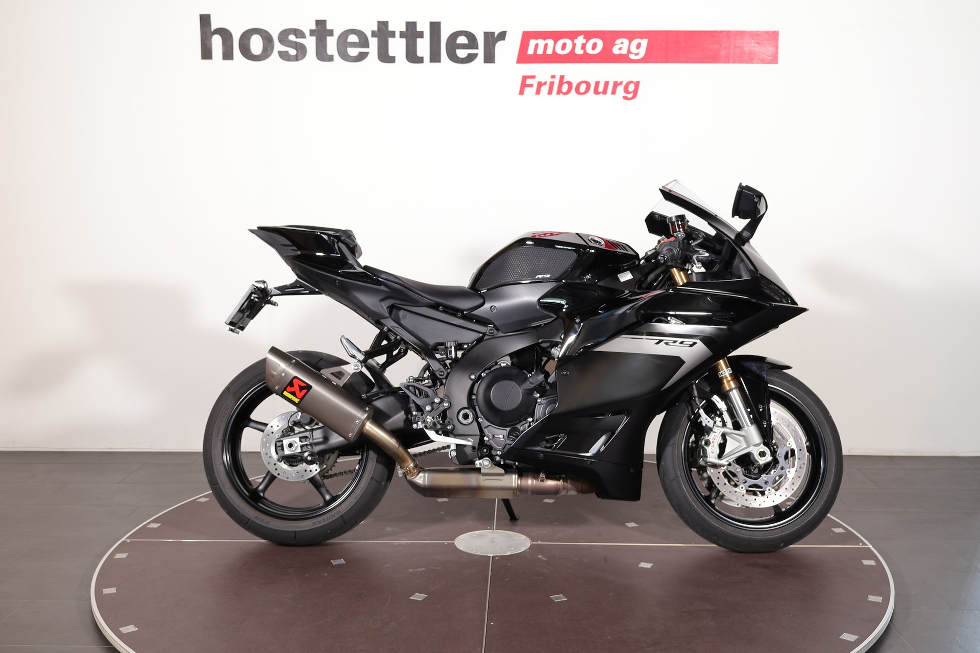 YAMAHA R9-showroom-element-1