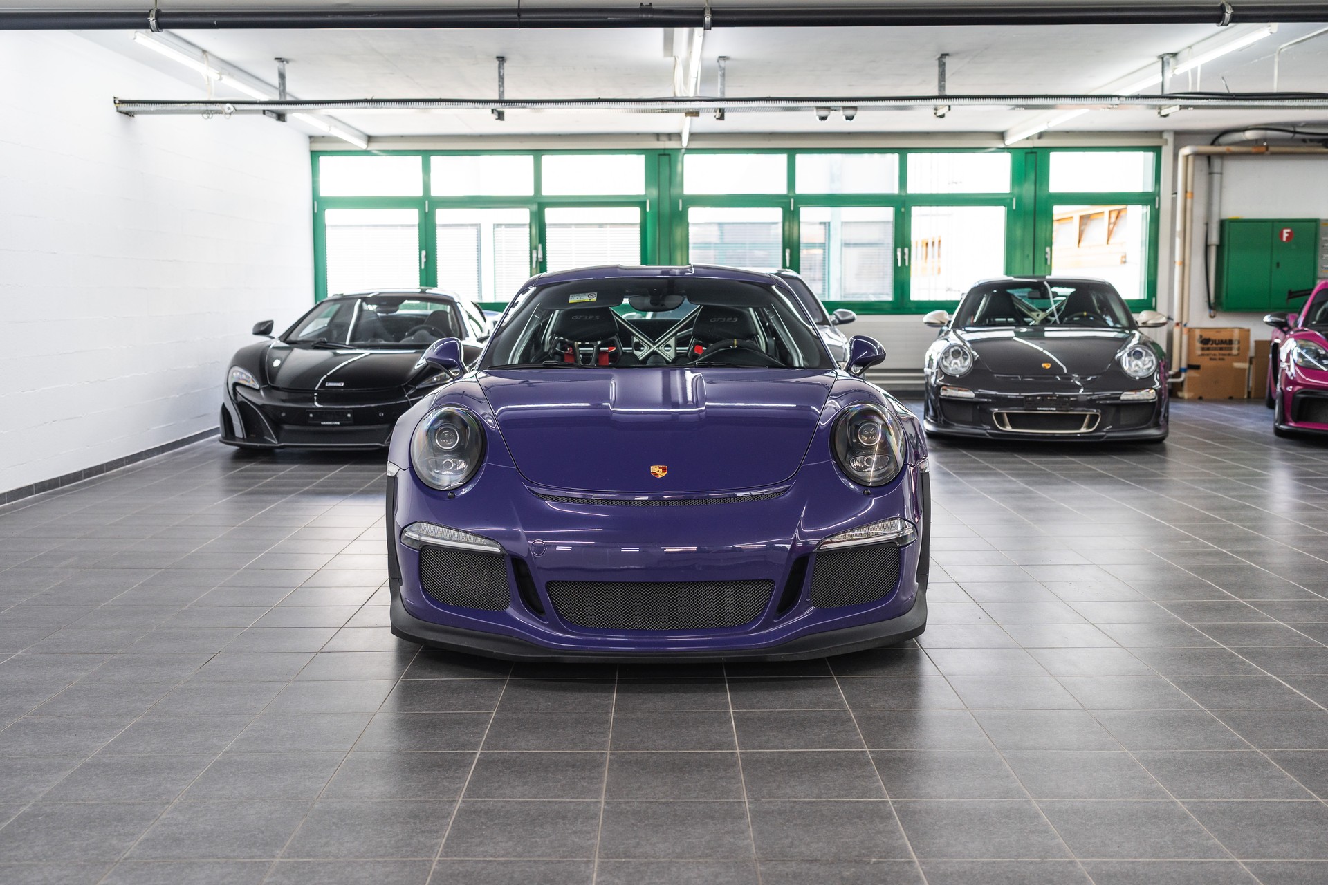 PORSCHE 911 GT3 RS PDK-showroom-element-1
