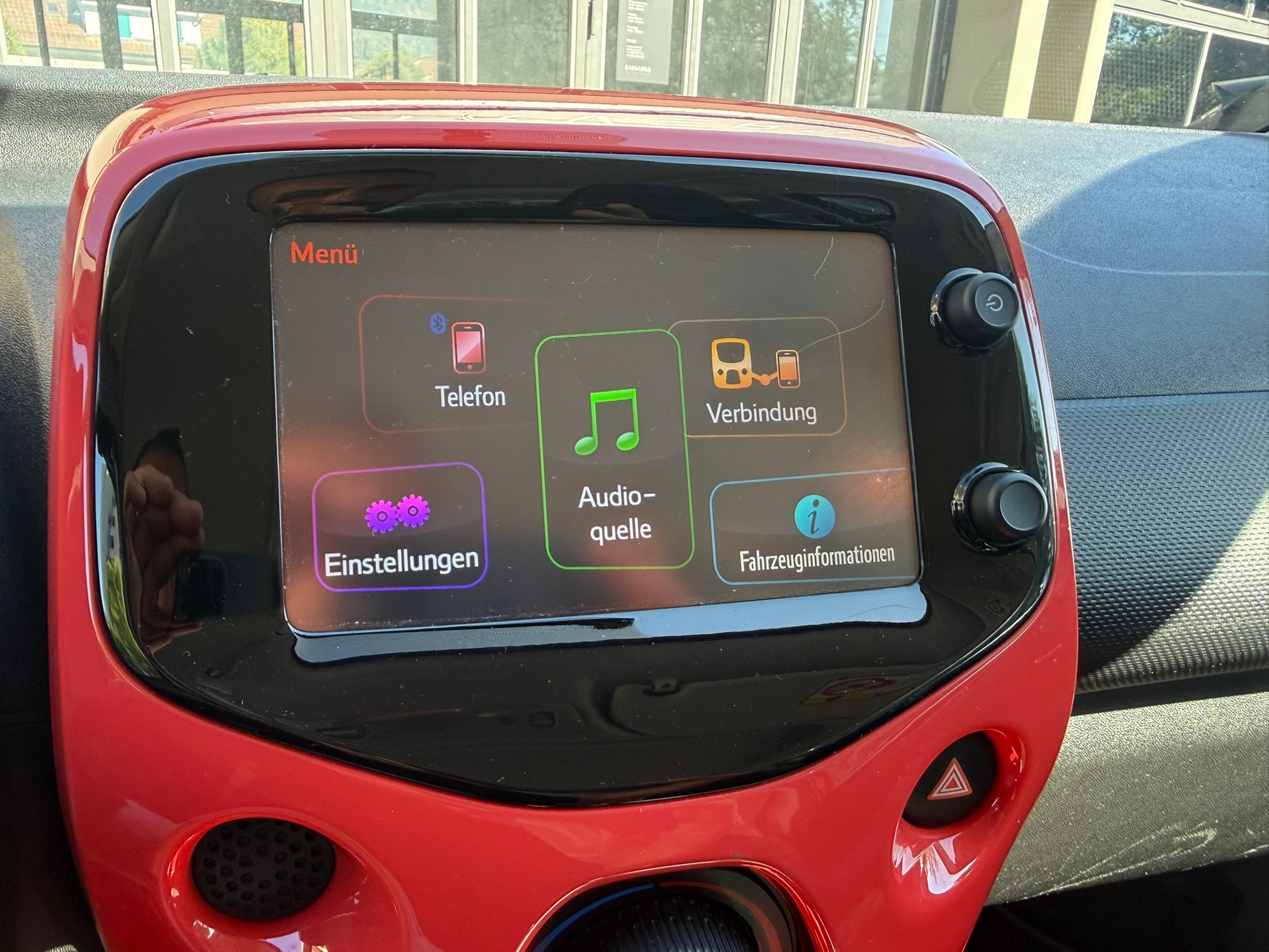 CITROEN C1 1.2 PureTech Shine Airscape-image-13