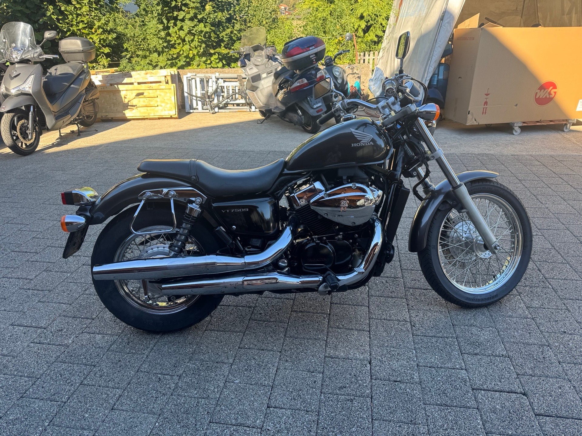 HONDA VT 750 CS Shadow S-image-2