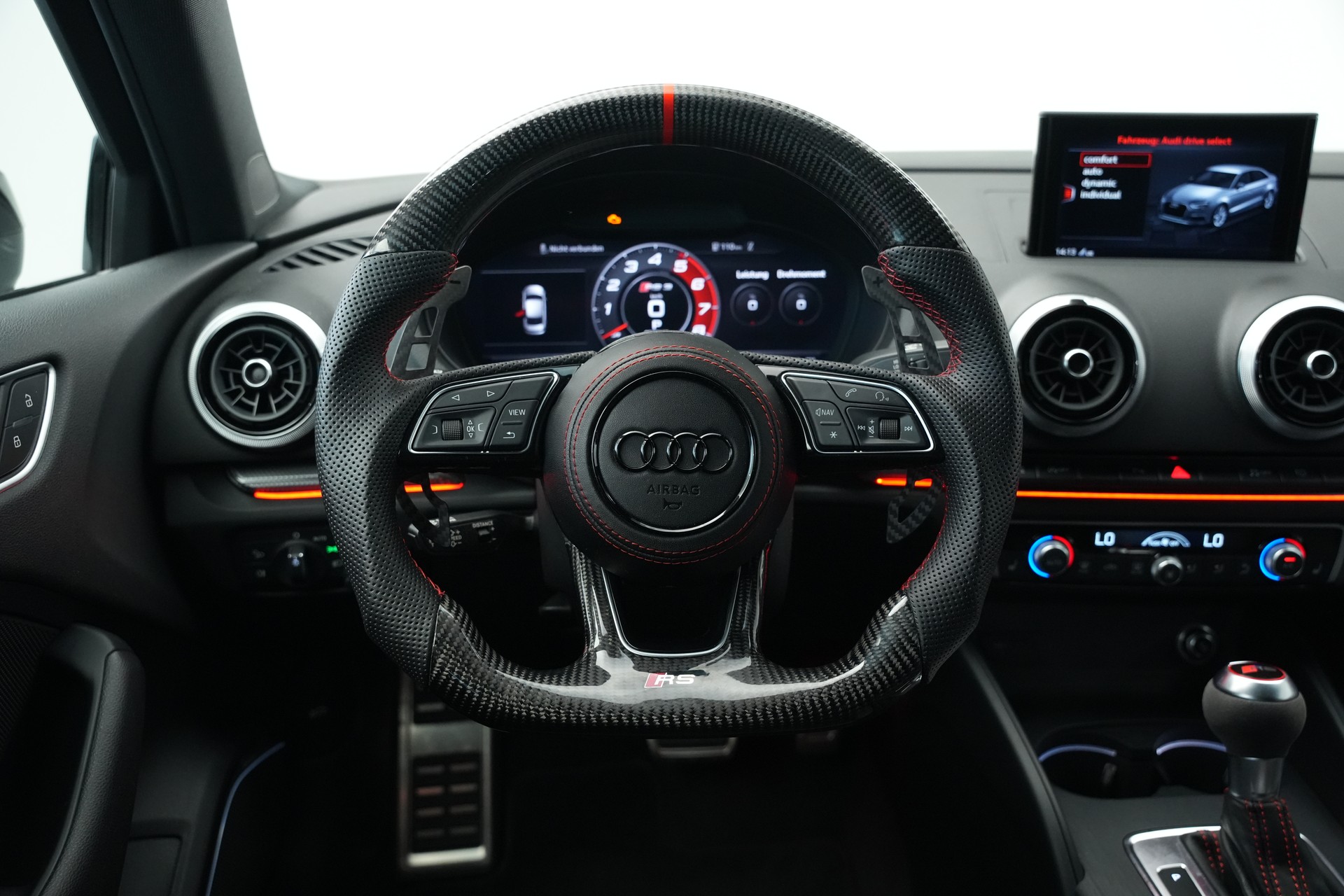 AUDI RS3 Limousine 2.5 TSI quattro S-tronic*CH Fahrzeug* *Carbon Lenkrad* *Magnetic Ride*-image-19