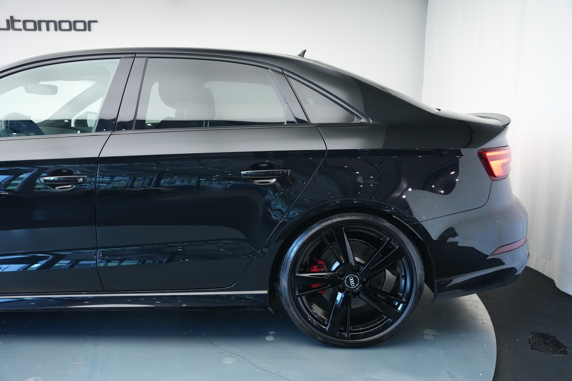 AUDI RS3 Limousine 2.5 TSI quattro S-tronic*CH Fahrzeug* *Carbon Lenkrad* *Magnetic Ride*-image-40