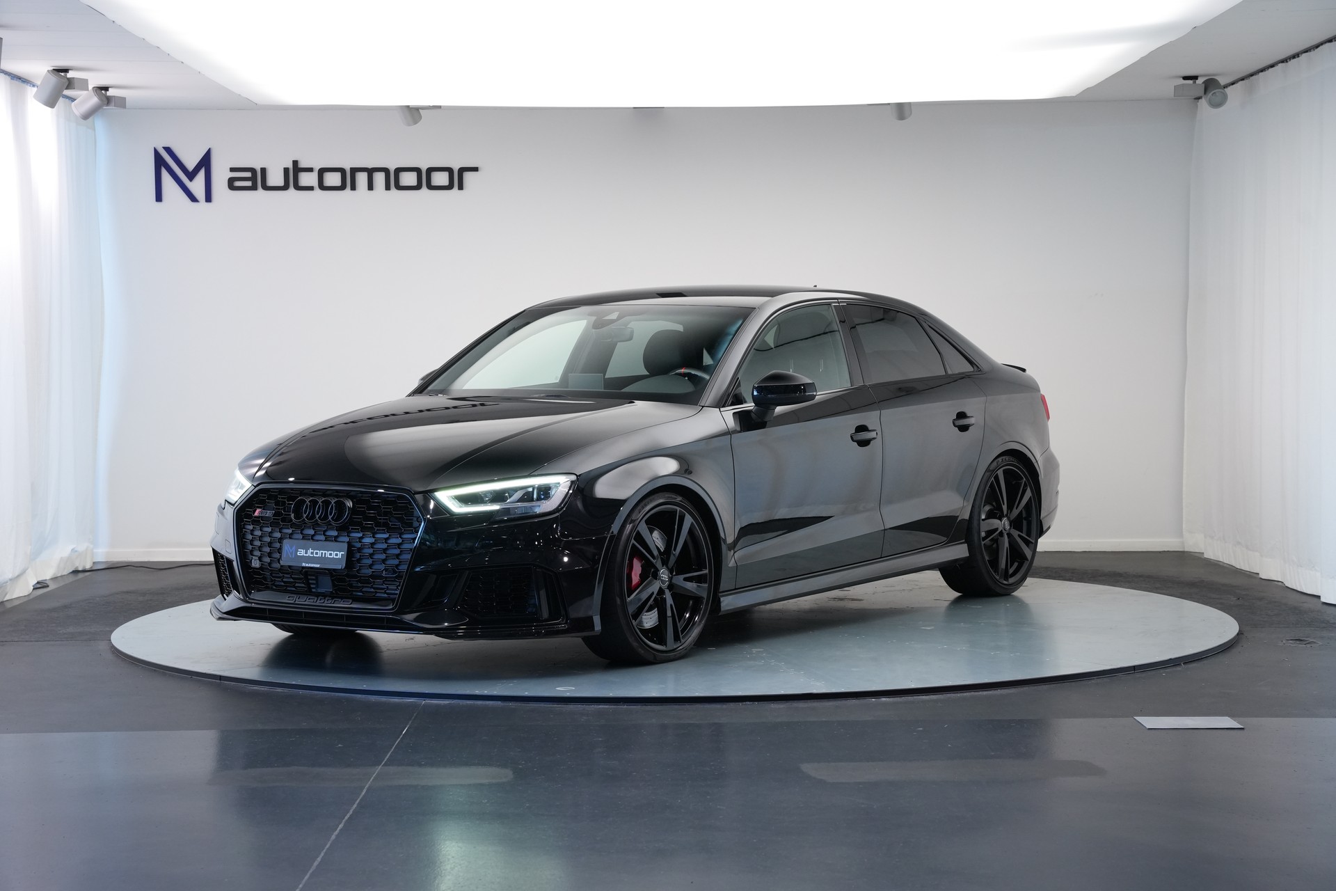 AUDI RS3 Limousine 2.5 TSI quattro S-tronic*CH Fahrzeug* *Carbon Lenkrad* *Magnetic Ride*