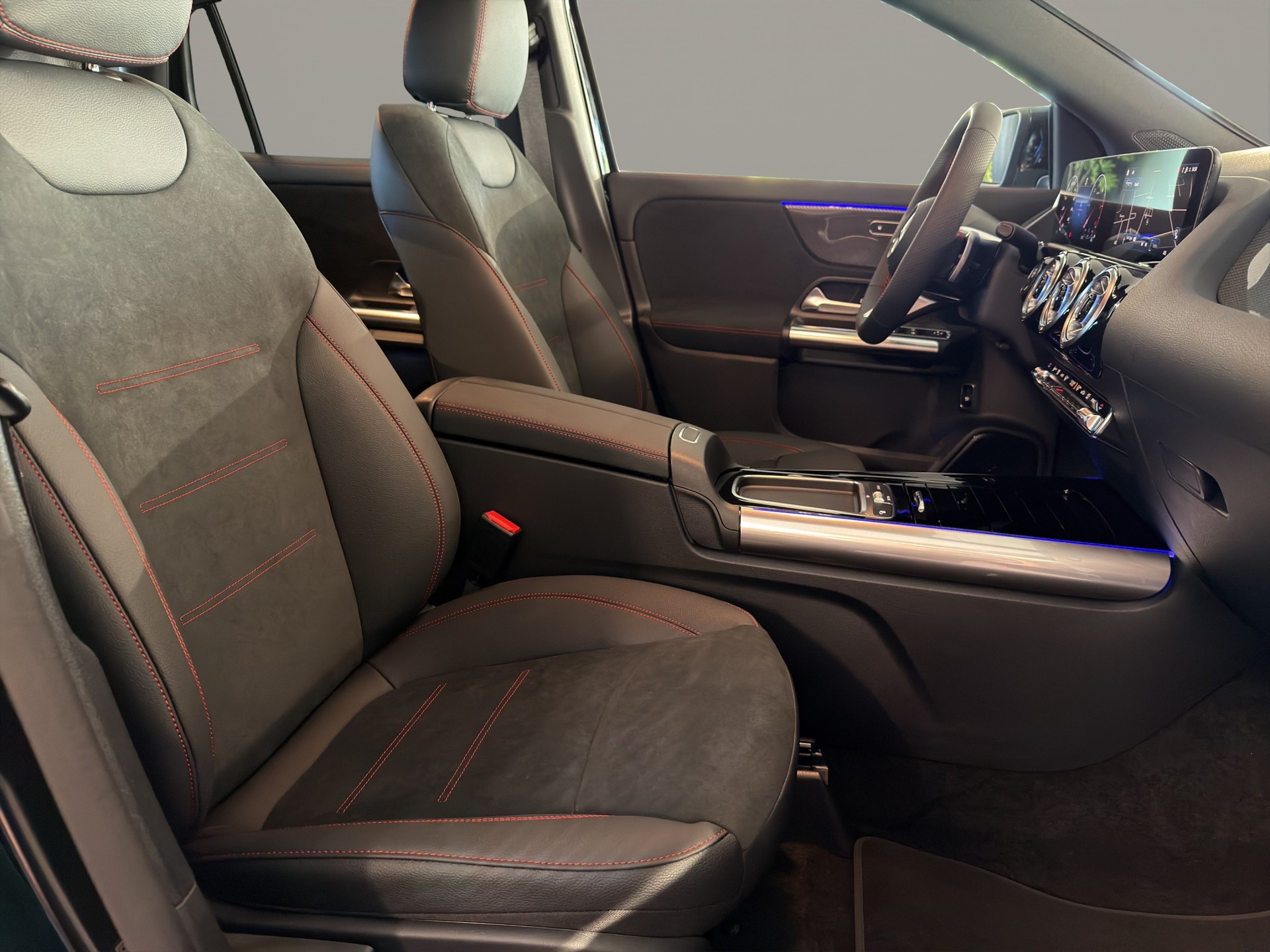 MERCEDES-BENZ GLA 220d 4Matic 8G-DCTSwiss Star-image-10