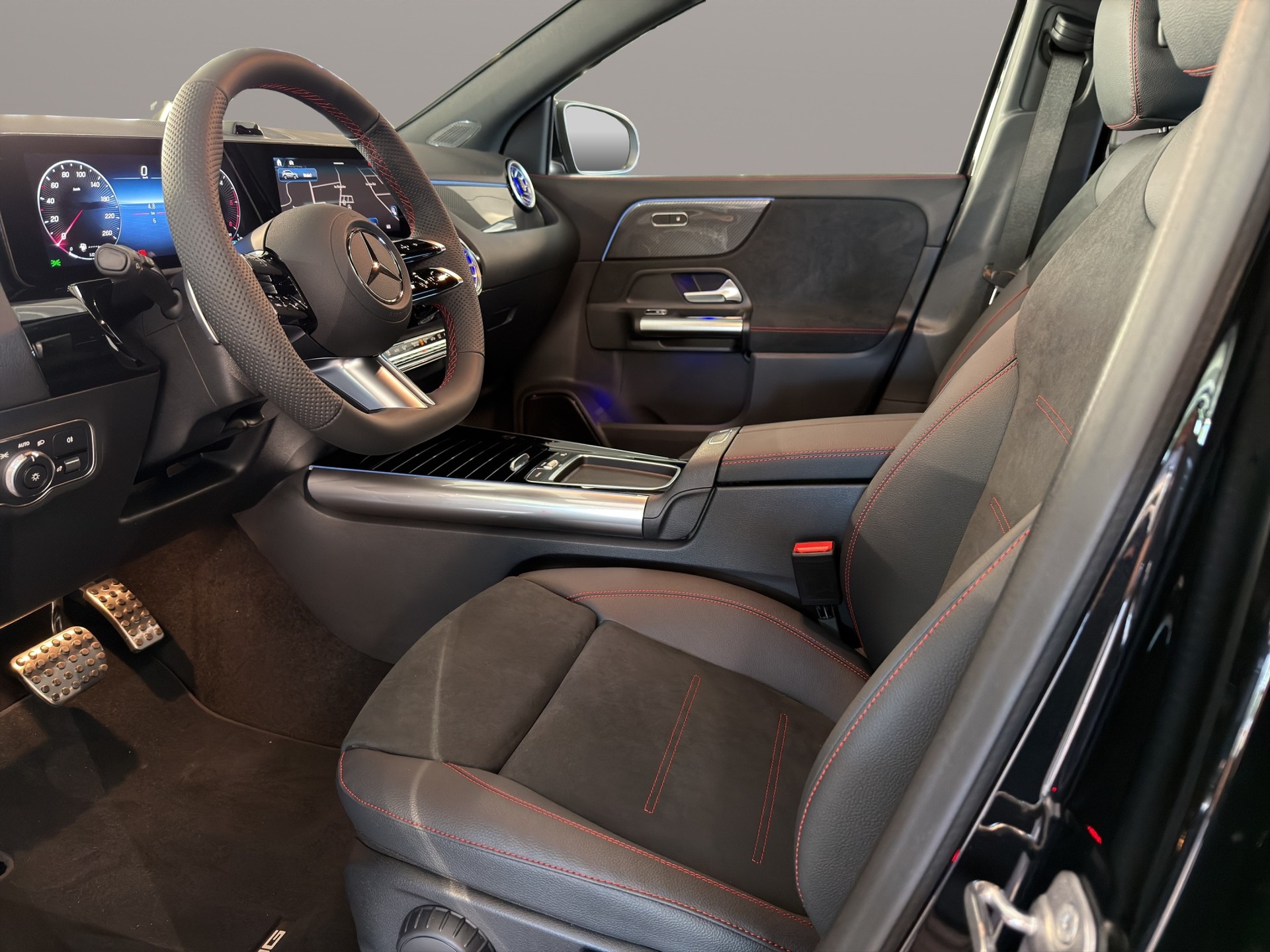MERCEDES-BENZ GLA 220d 4Matic 8G-DCTSwiss Star-image-8