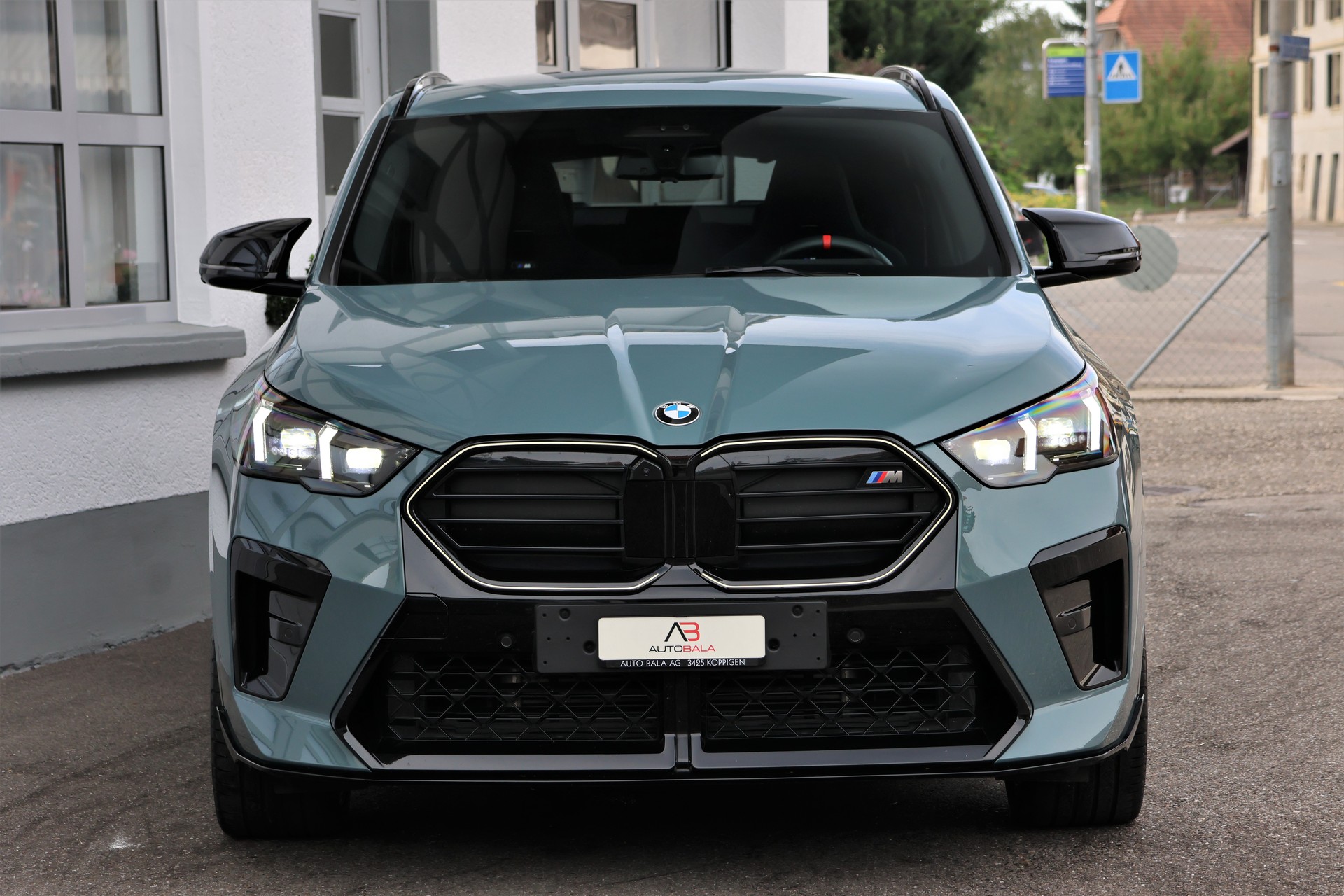 BMW X2 xDrive M35i M Sport Pro (CH) *CapeYorkGreen*-showroom-element-1