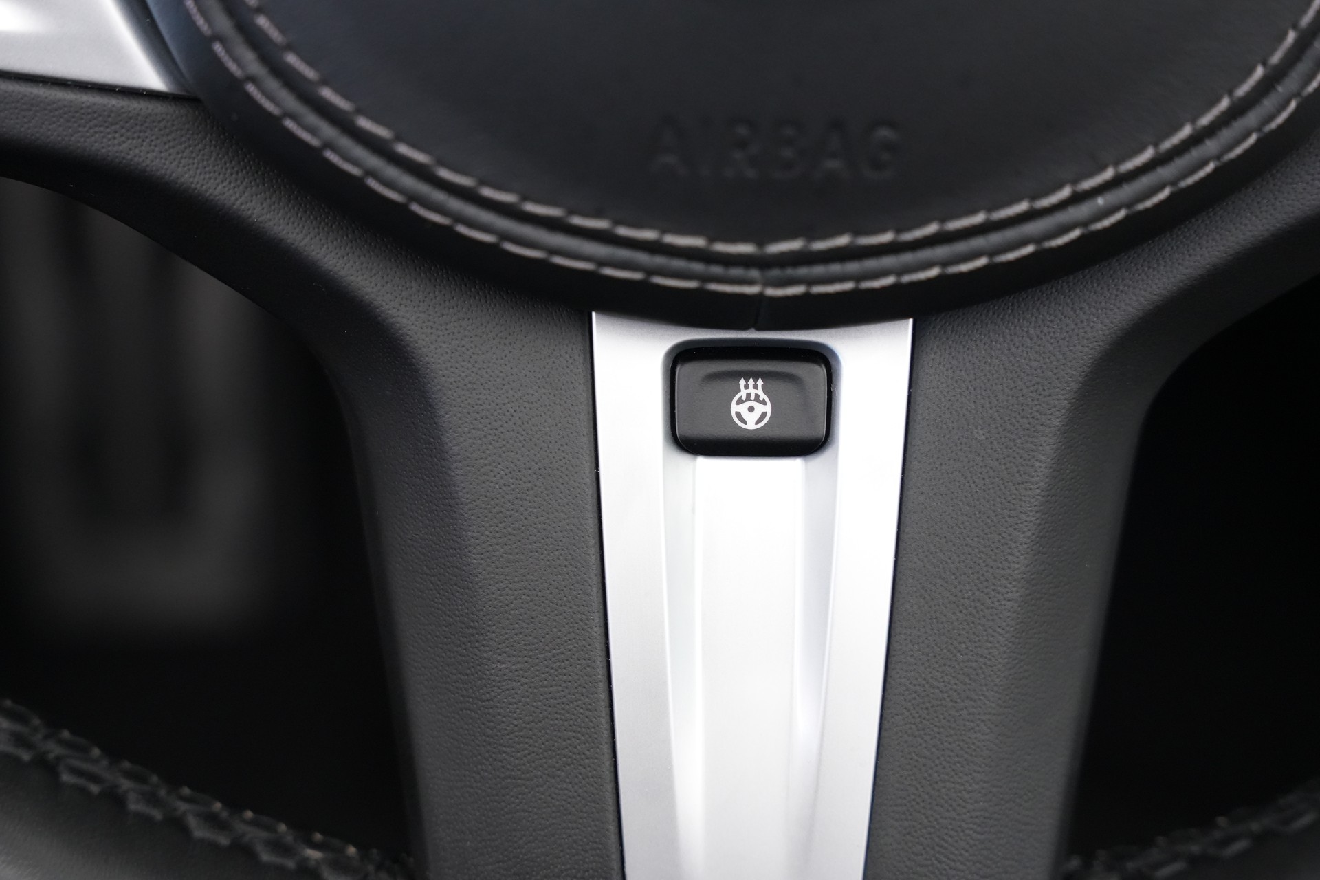 BMW M850i xDrive Steptronic *CH-Fahrzeug* *Dravitgrau* *B&W*-image-31