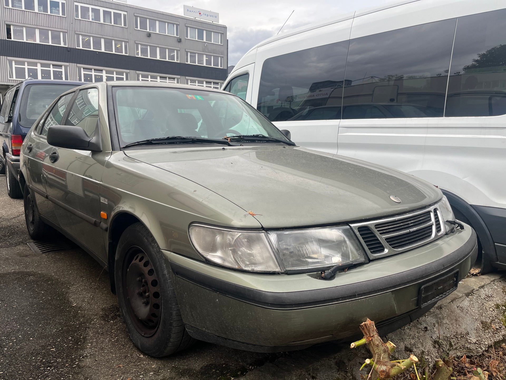 SAAB 900 S 2.0i-16-image-2