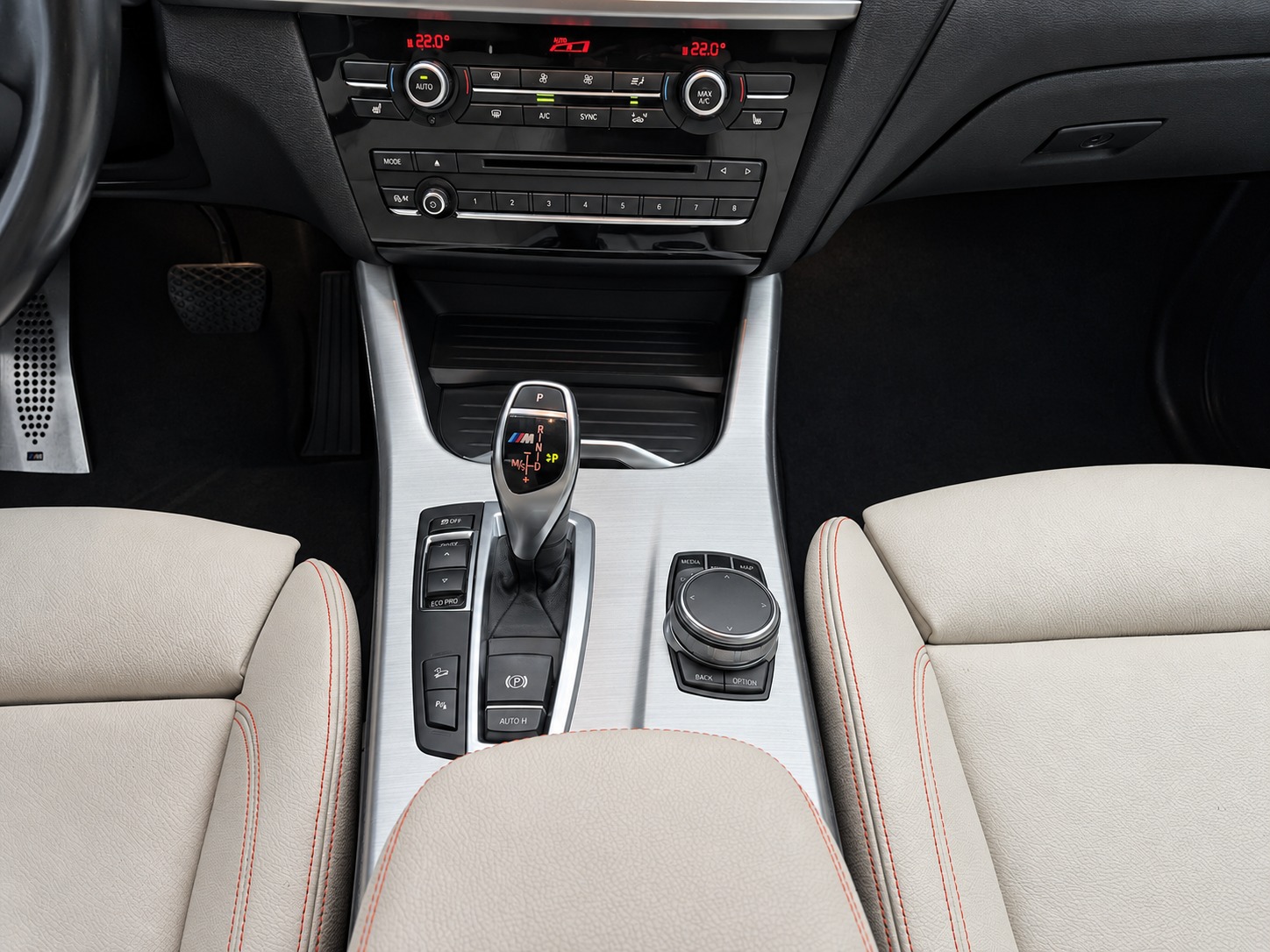 BMW X4 M40i x Drive Steptronic-image-17