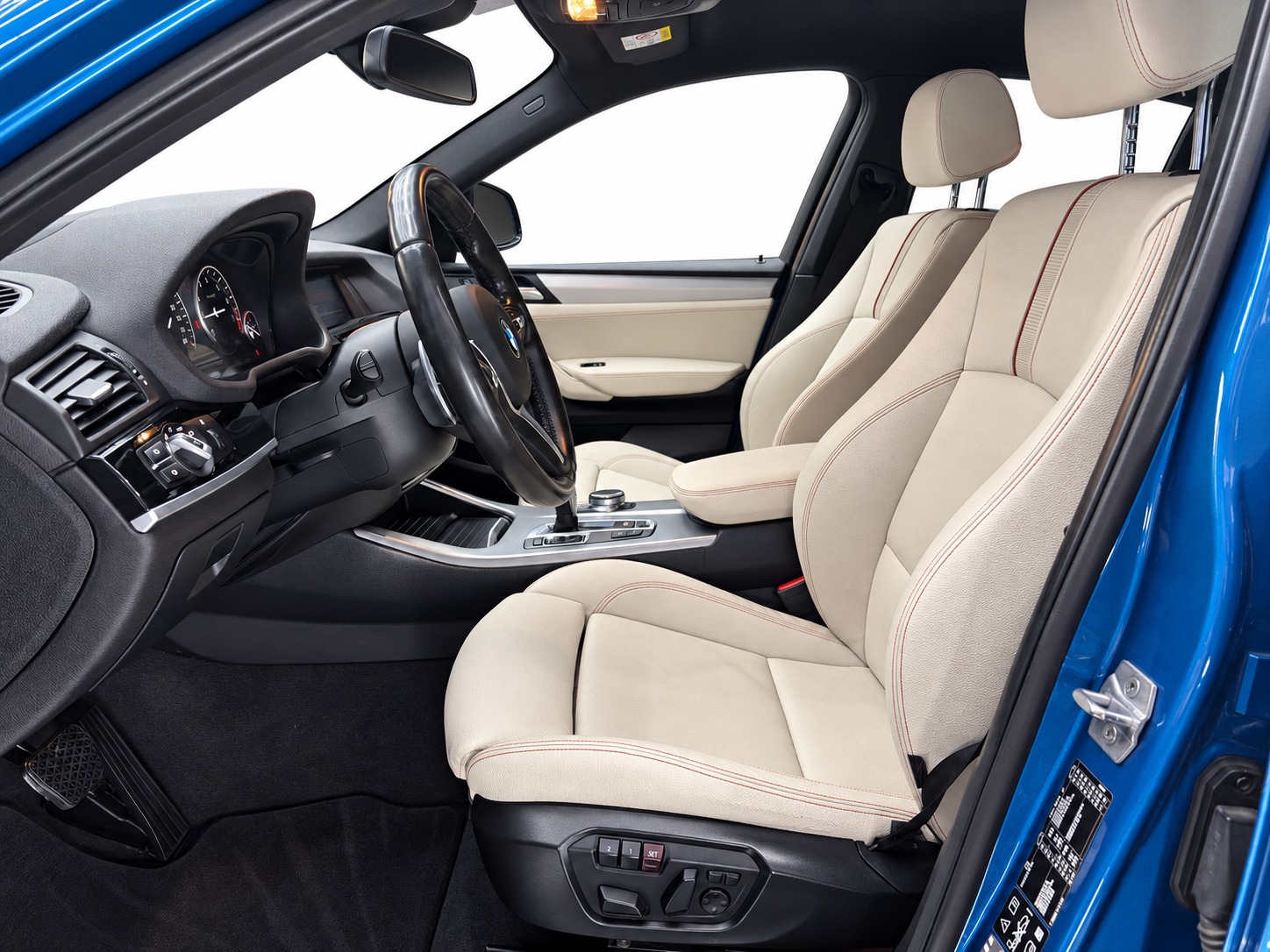 BMW X4 M40i x Drive Steptronic-image-12