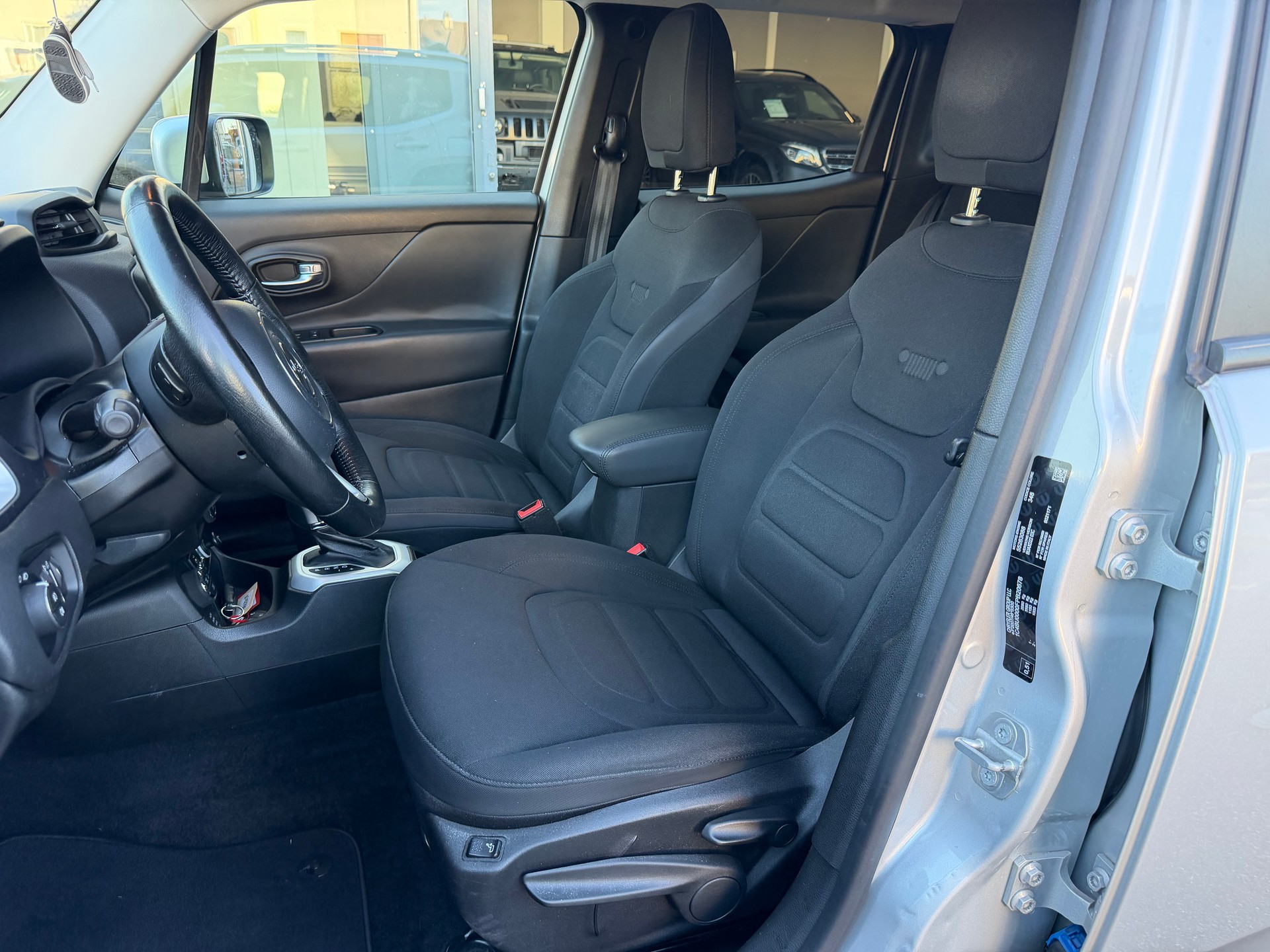 JEEP Renegade 2.0 CRD Limited AWD + Low Range 9ATX-image-11