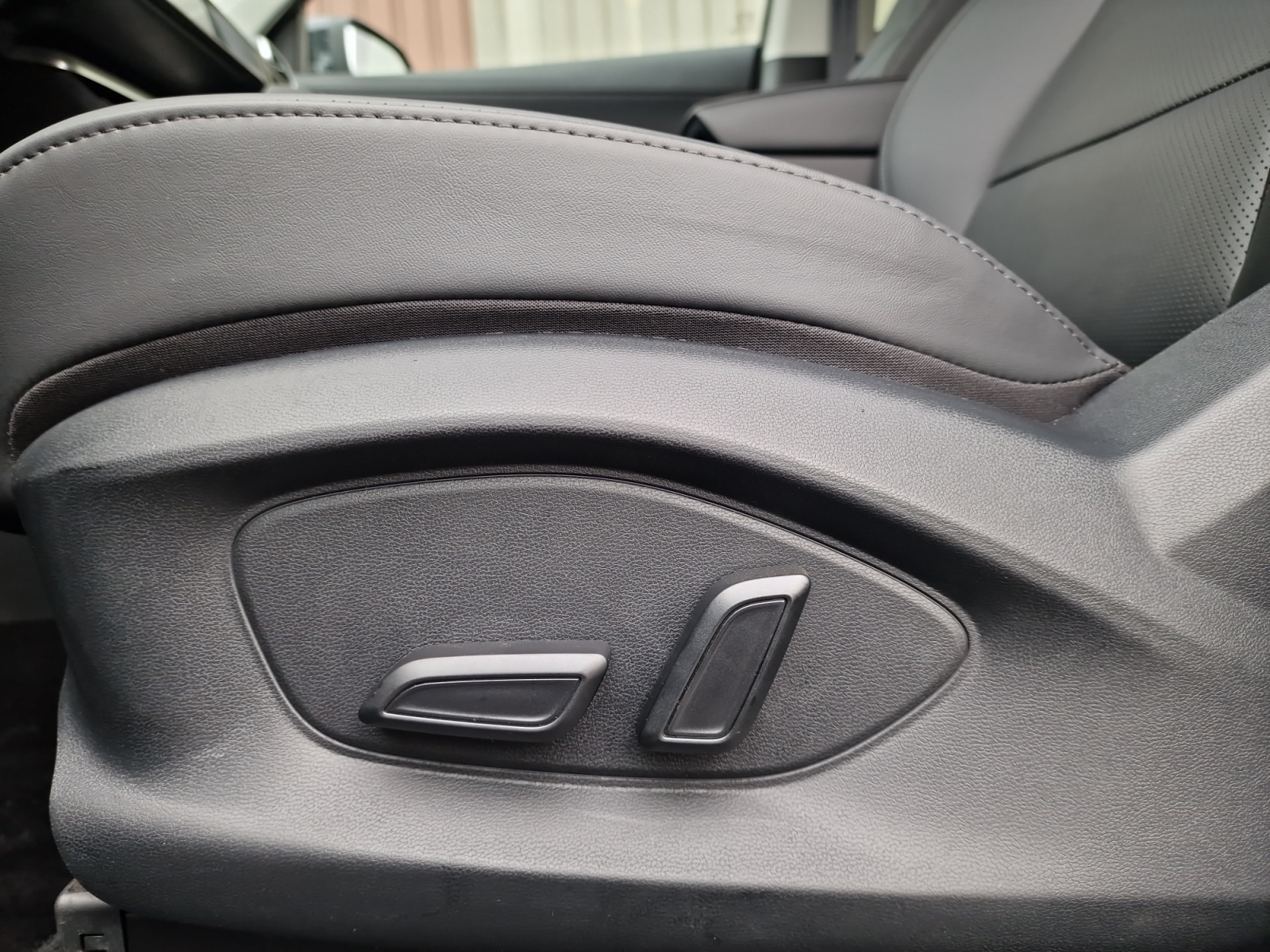 MG ZS 1.5 Hybrid+ Luxury Panorama-image-12