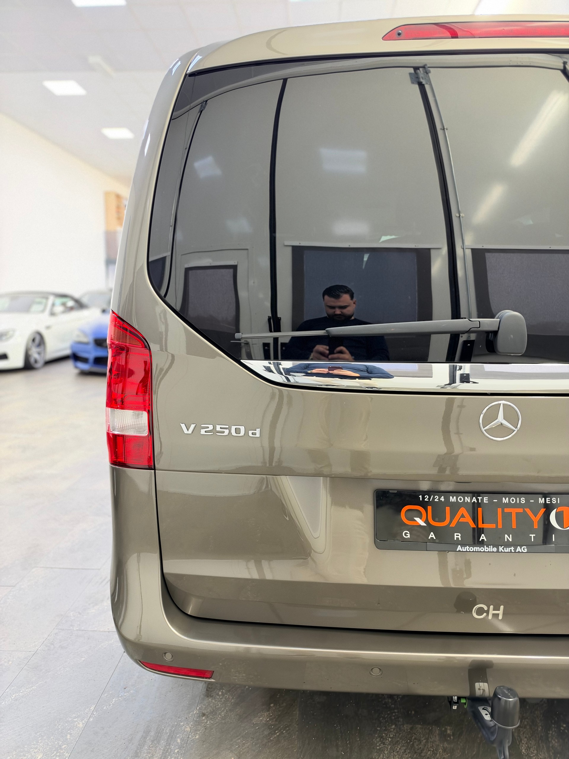 MERCEDES-BENZ V 250 d Swiss Edition kompakt 4Matic 7G-Tronic-image-4