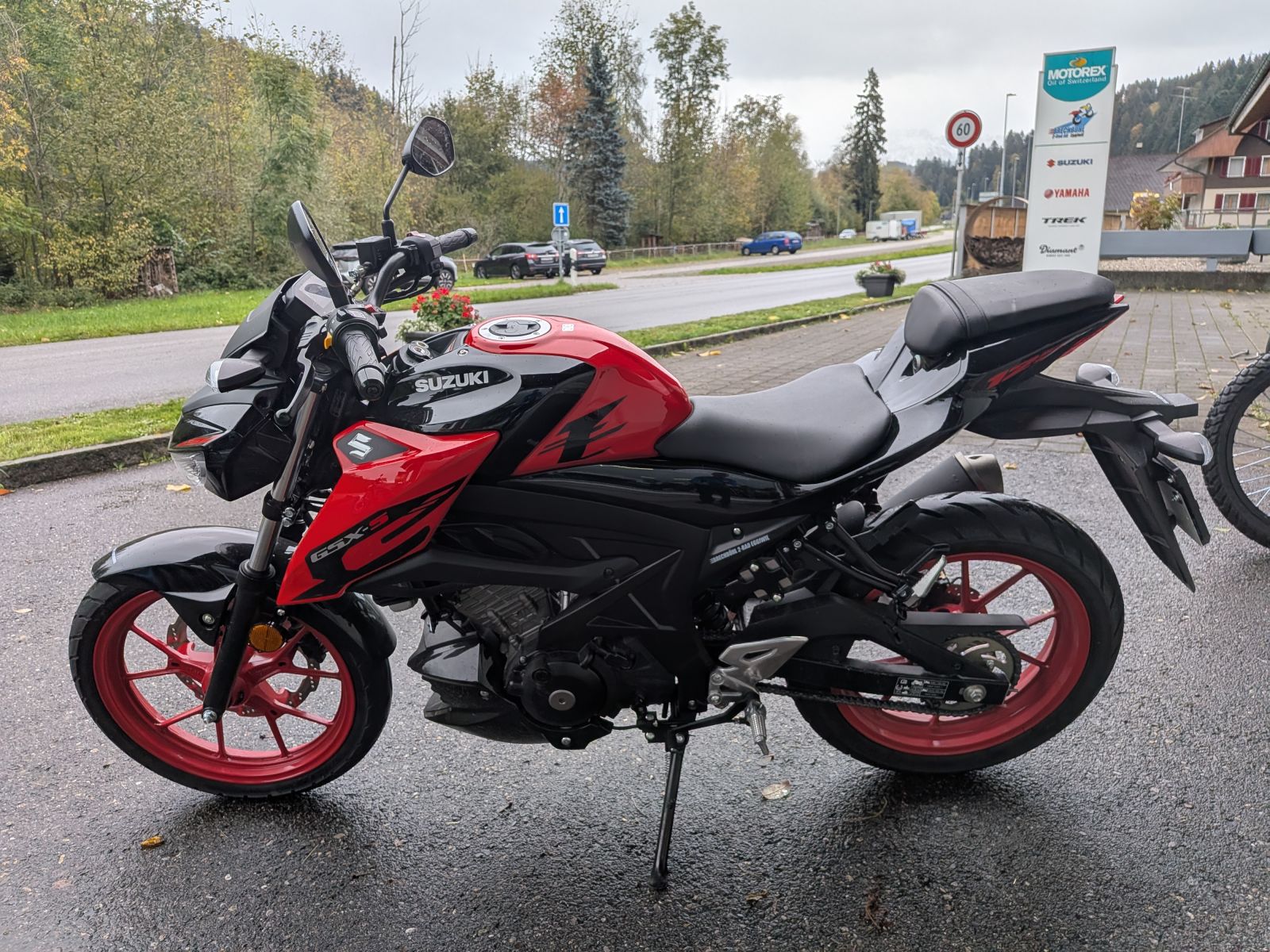 SUZUKI GSX-S 125-image-3