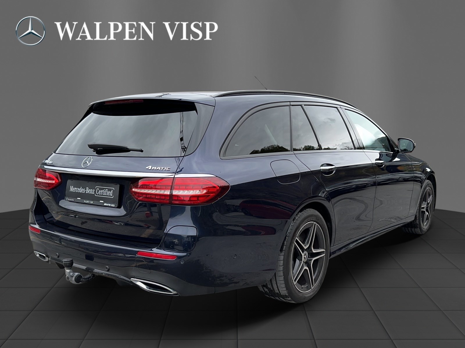 MERCEDES-BENZ E 300 de T 4M AMG Line-image-5