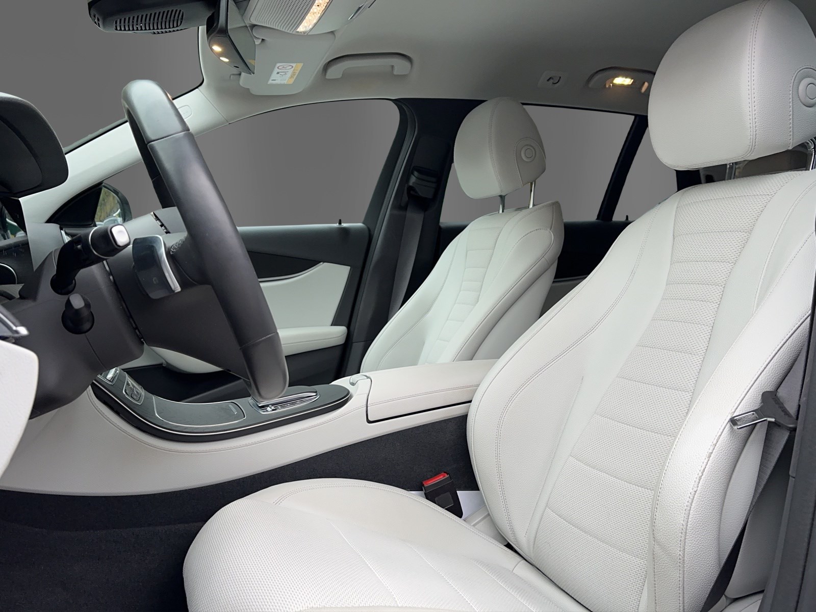 MERCEDES-BENZ E 300 de T 4M AMG Line-image-8